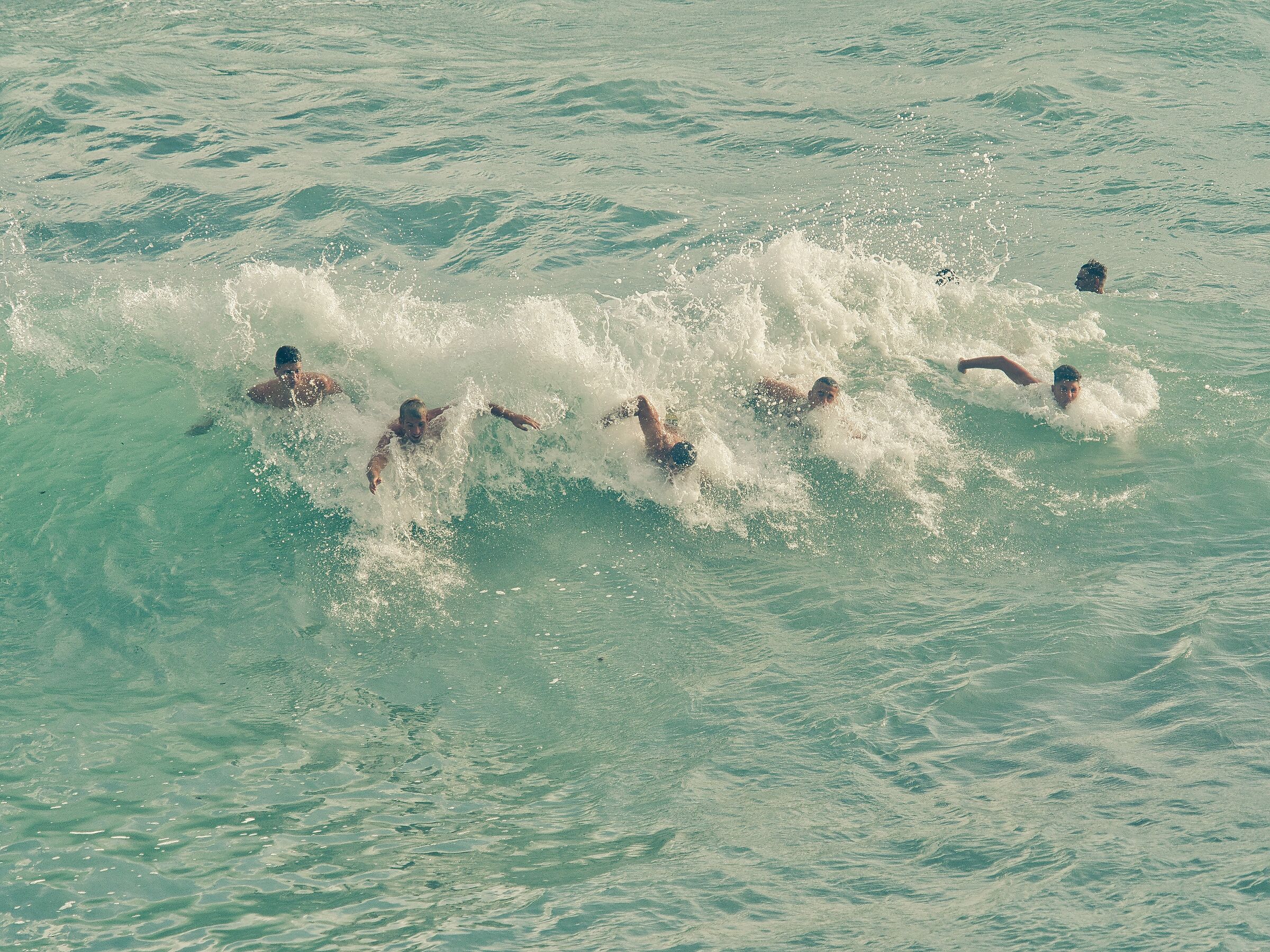 Nuotare dentro l'onda