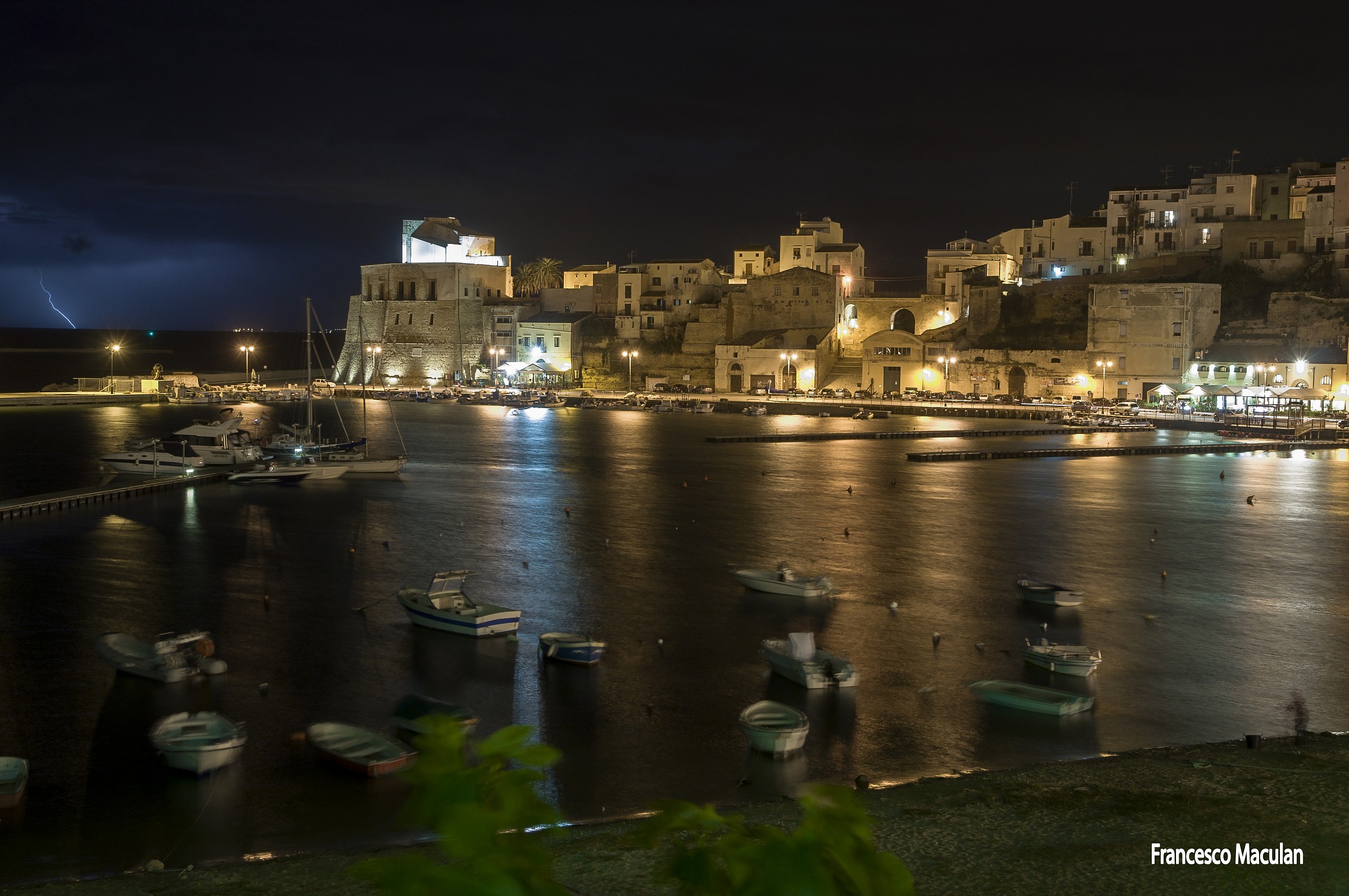 Castellammare di night