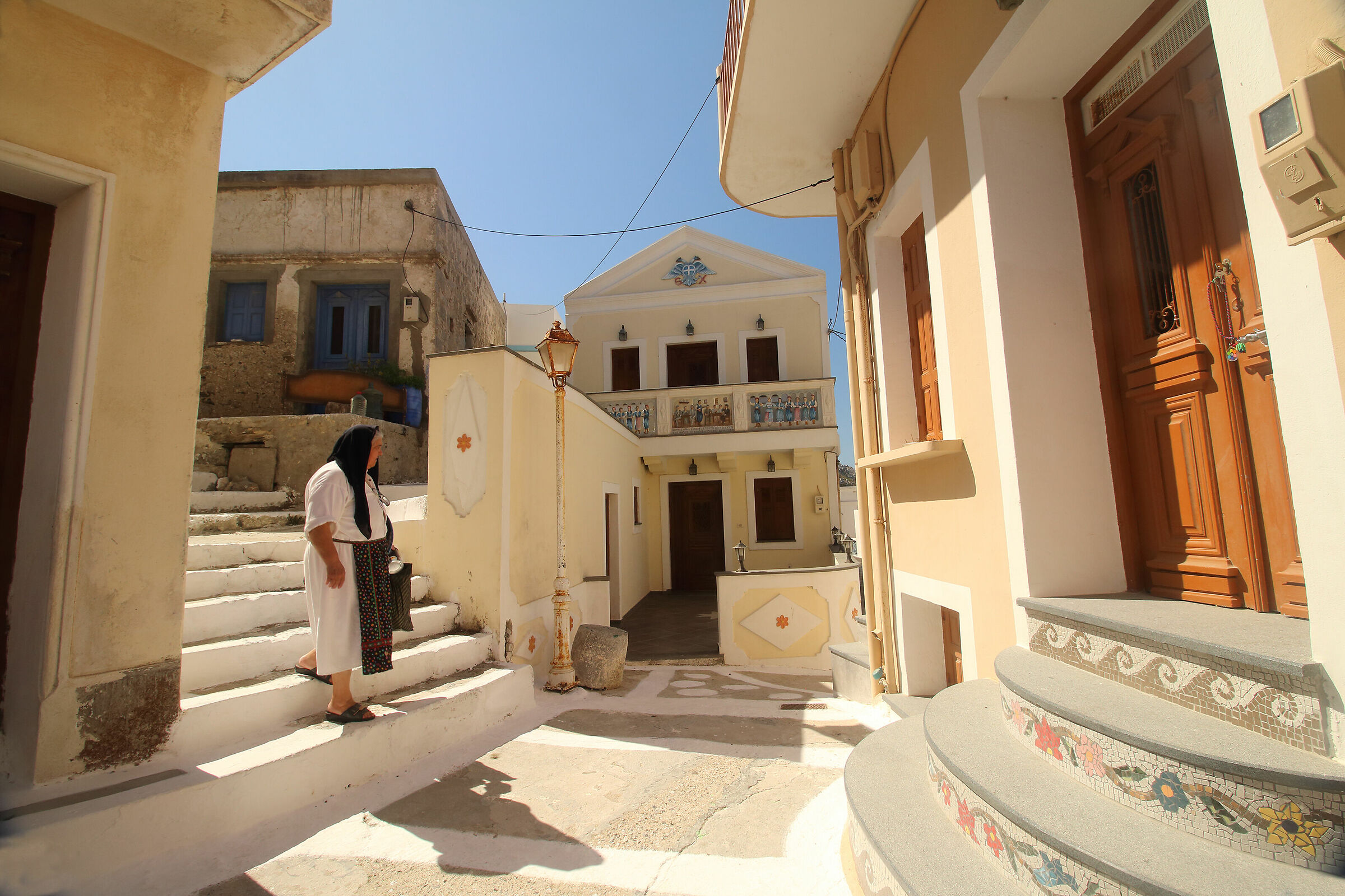 in the alleys of Olympos