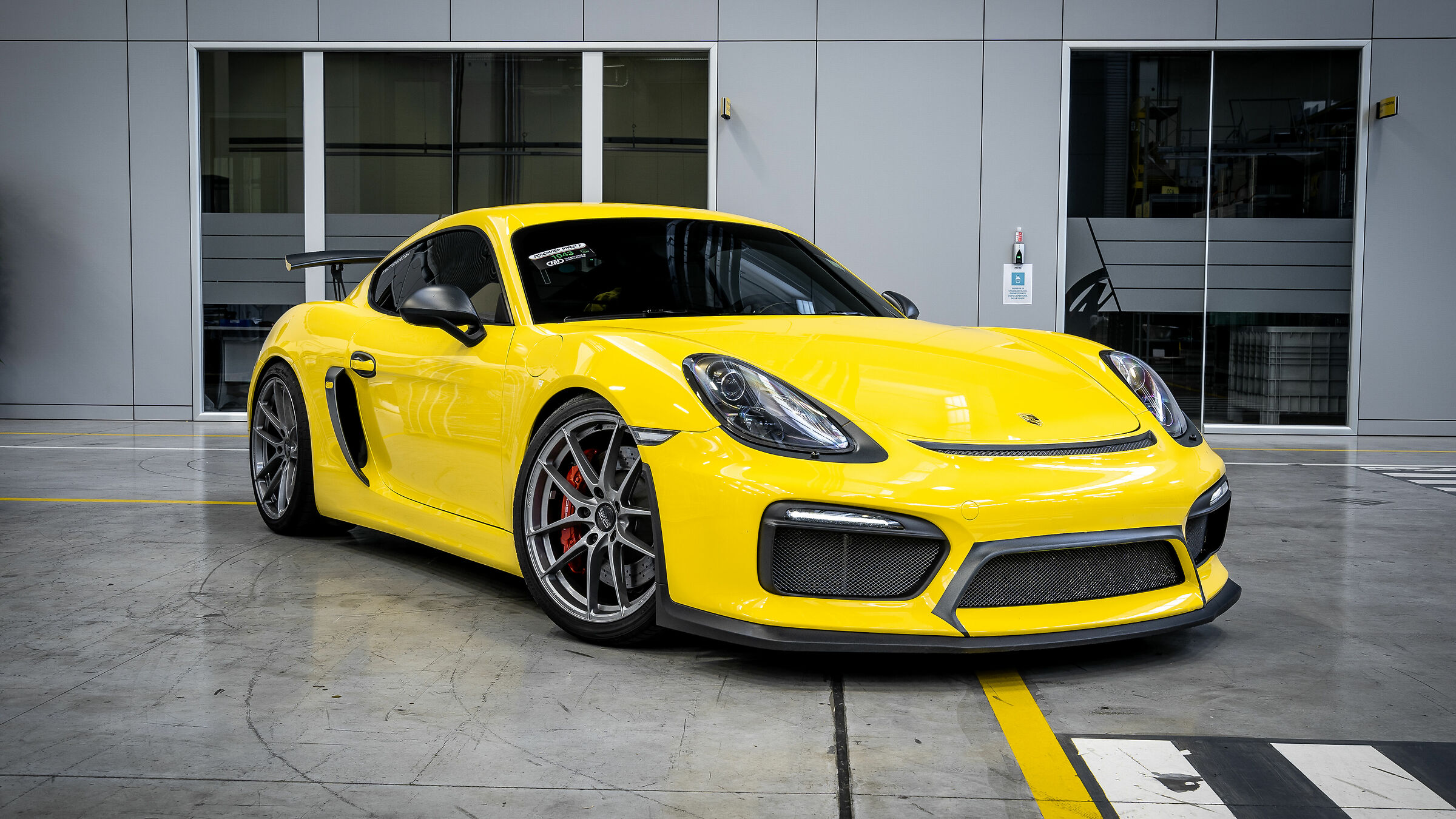 Porsche Cayman GT4