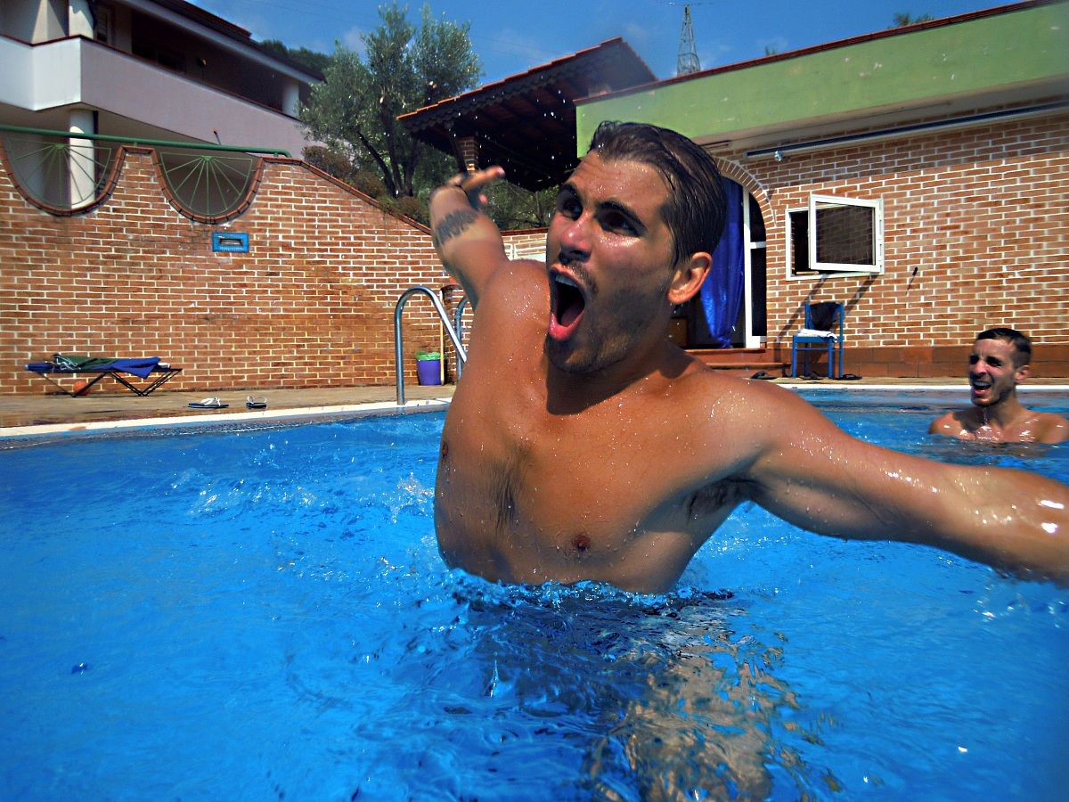 Io in piscina
