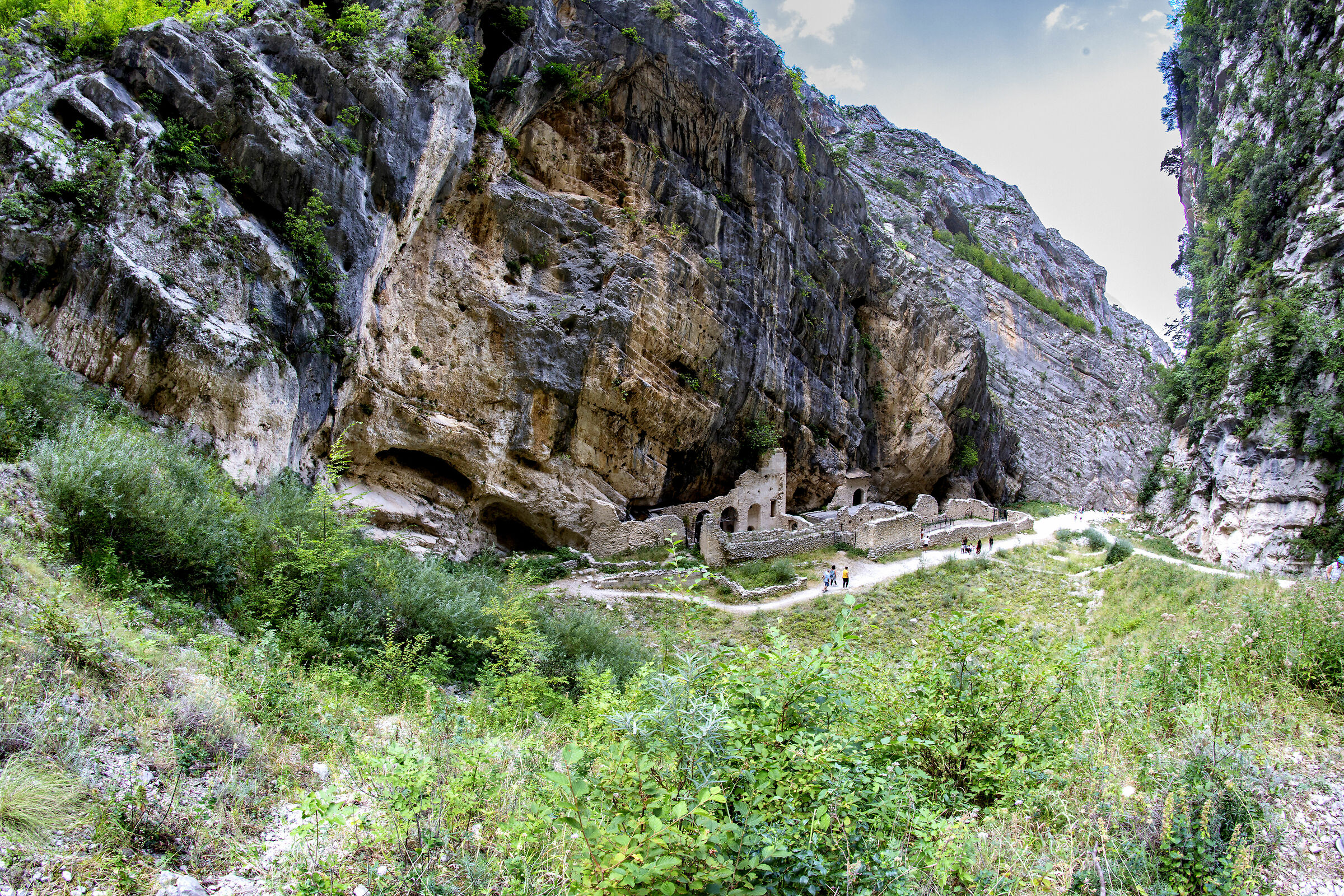 abbazia di S.Martino in valle (resti)