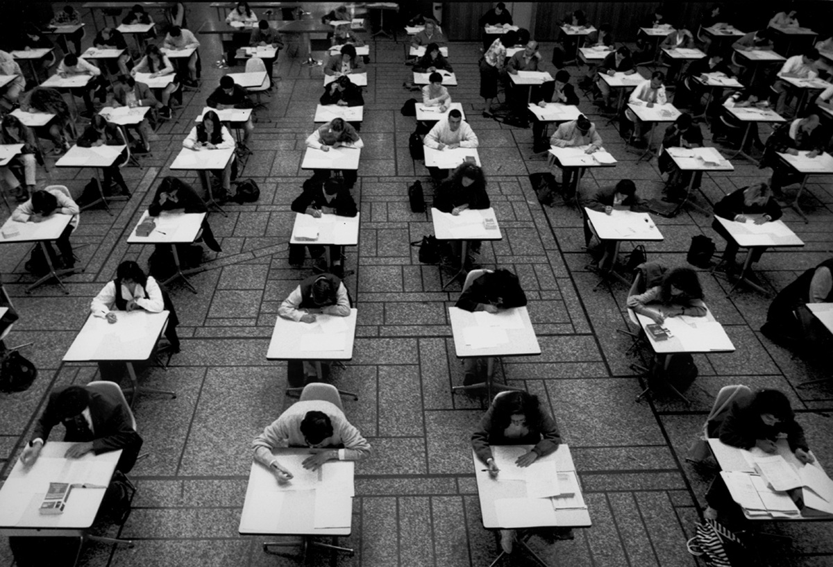 Concorso per tre posti - figura ambientata