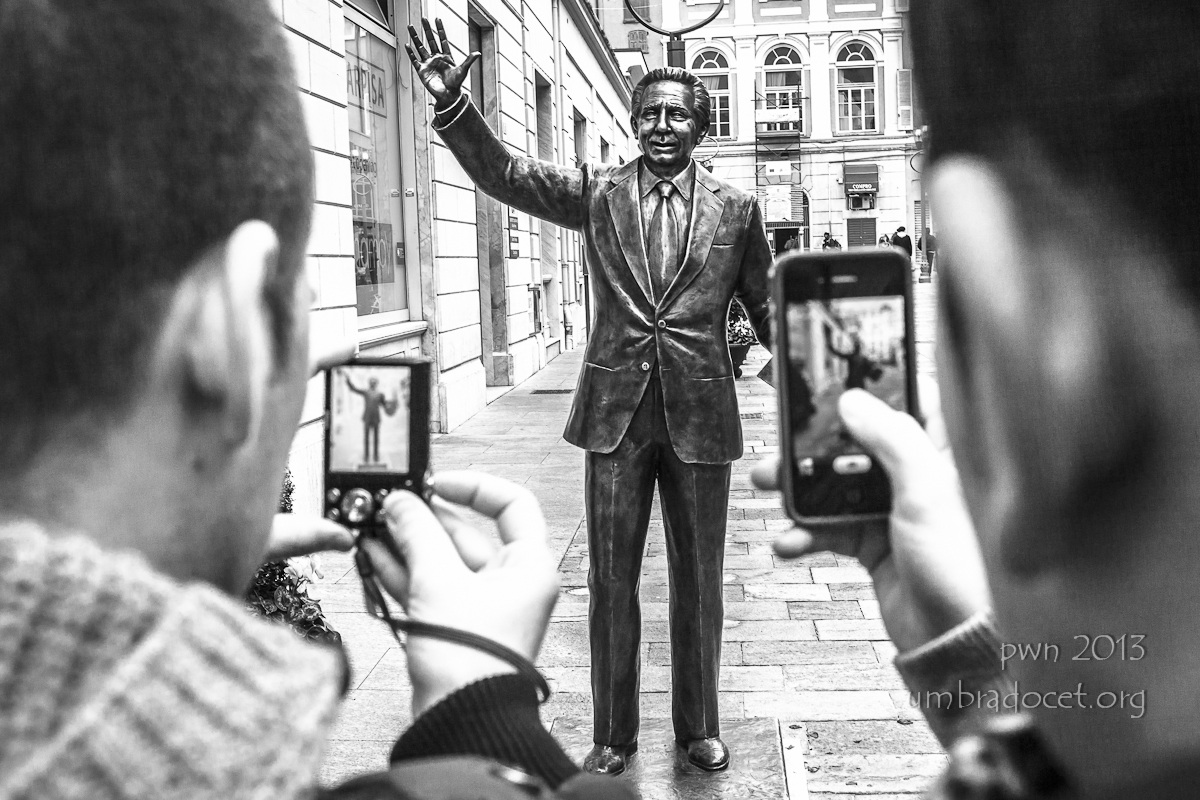 Statua di Mike Bongiorno, Sanremo (im)