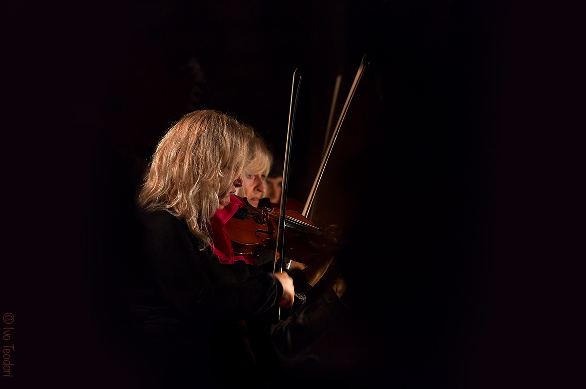 Pomposa: Night music.