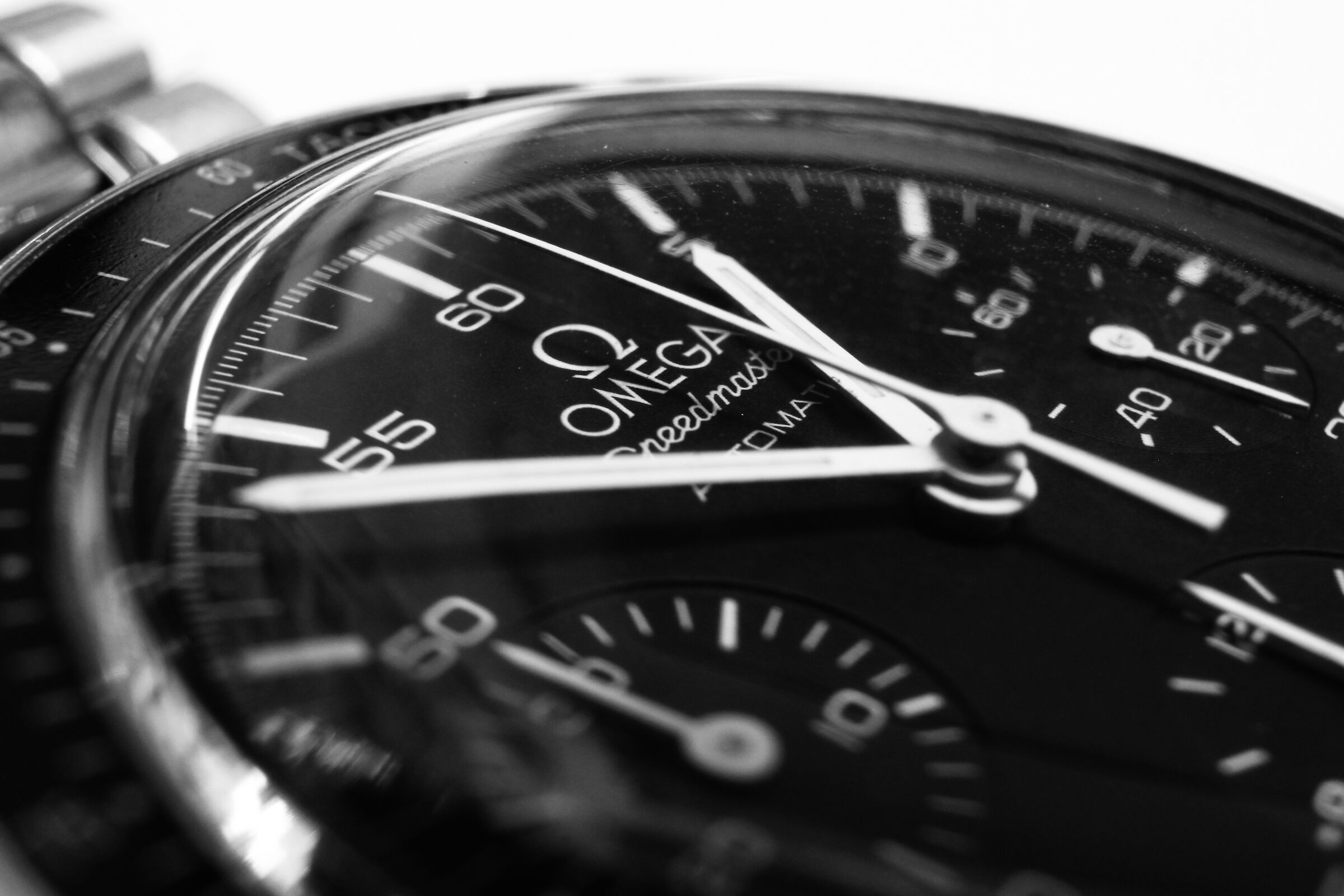 Omega Speedmaster Macro