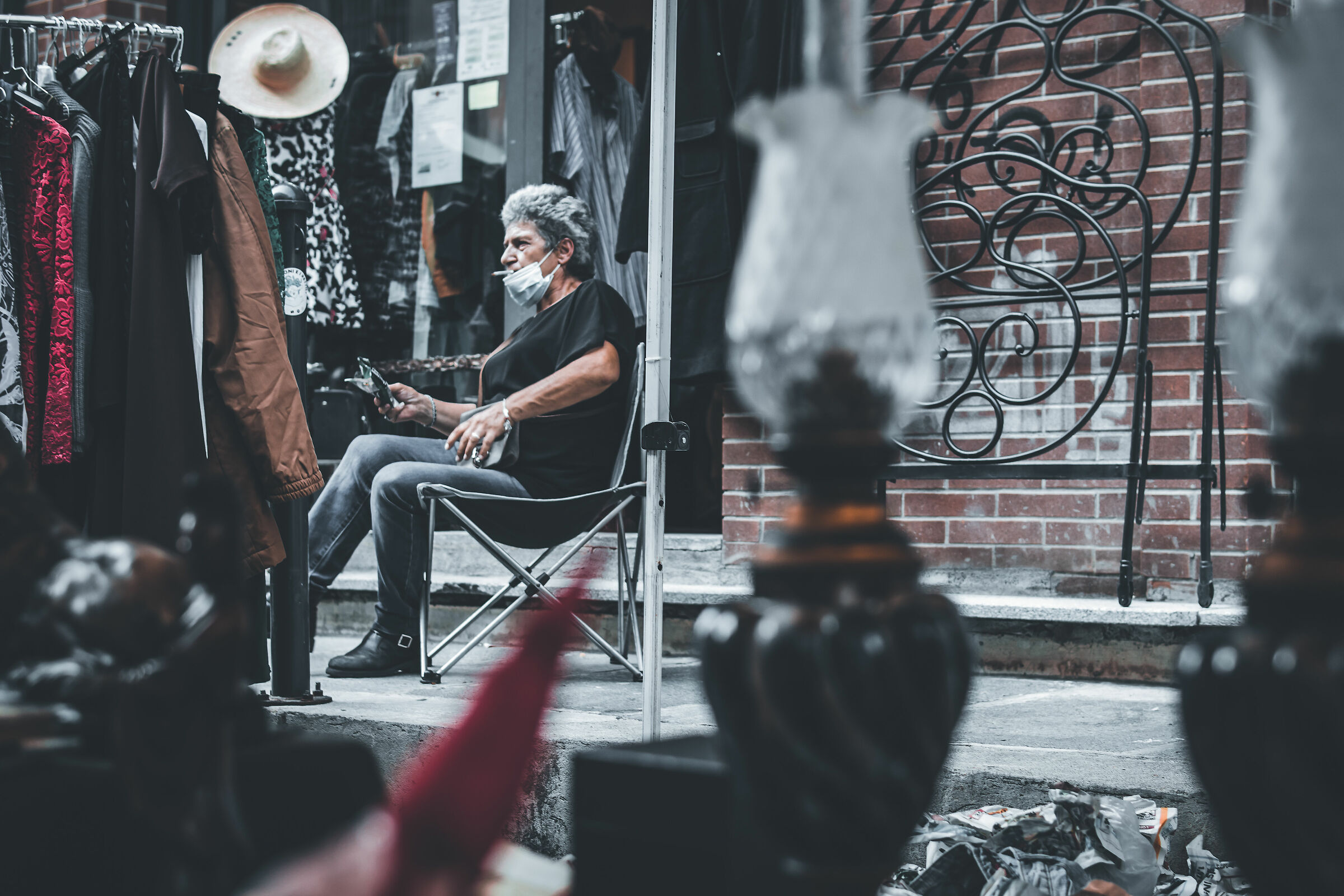 The smoker in the market