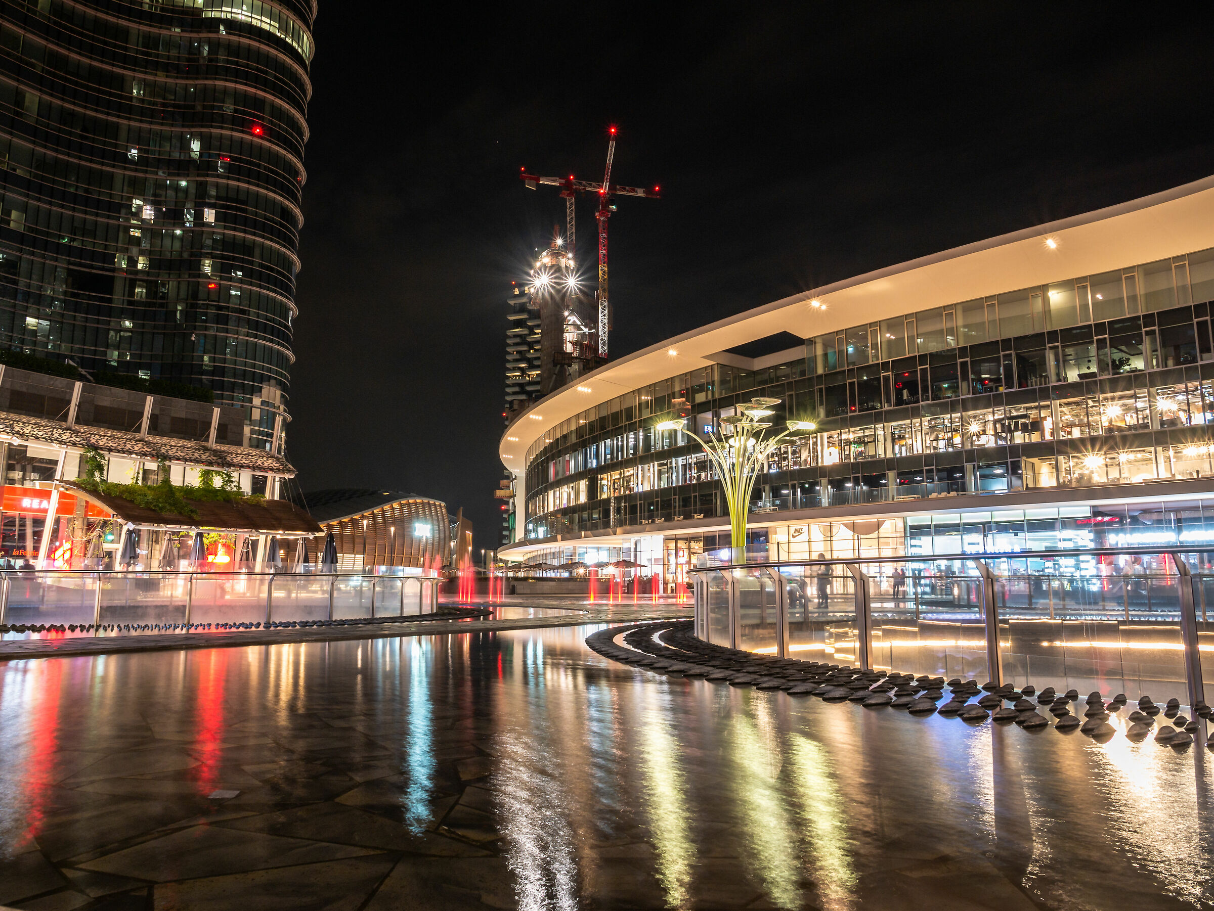 Piazza Gae Aulenti - Milan