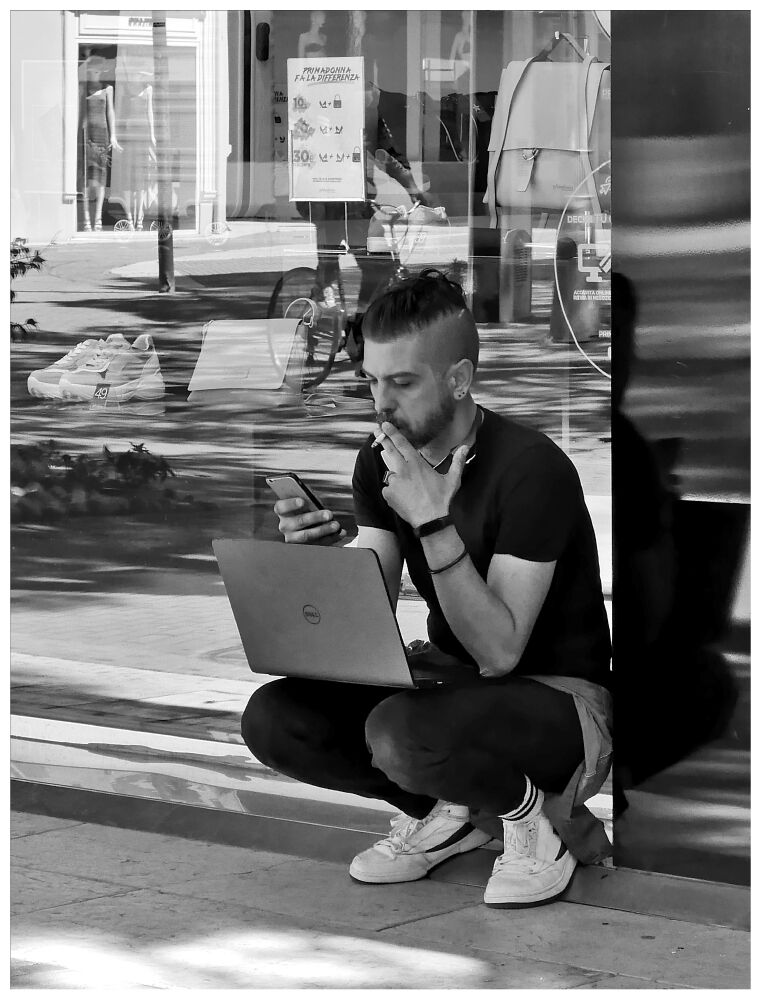 Sempre forzatamente connessi .......