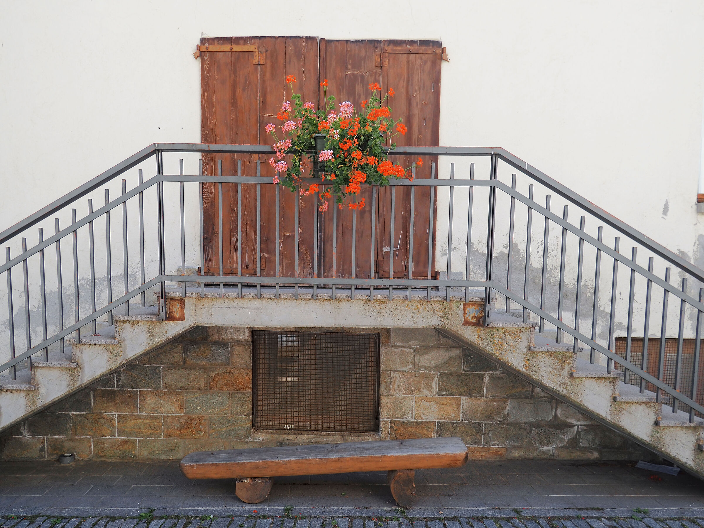 Valgrisence, piazza del paese