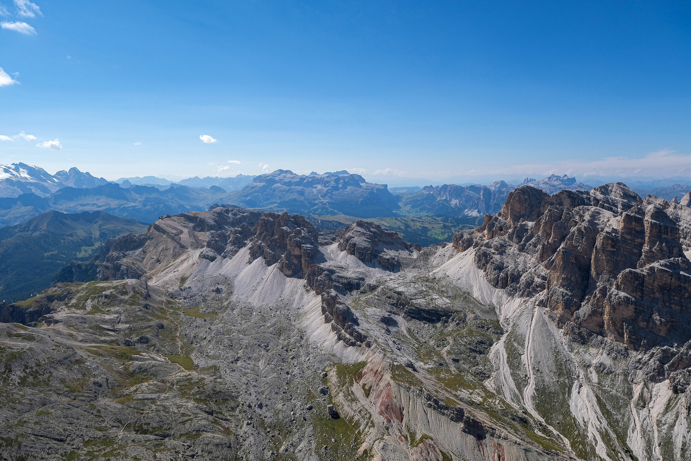 Passo Falzarego visto dalla Tofana di Rozes