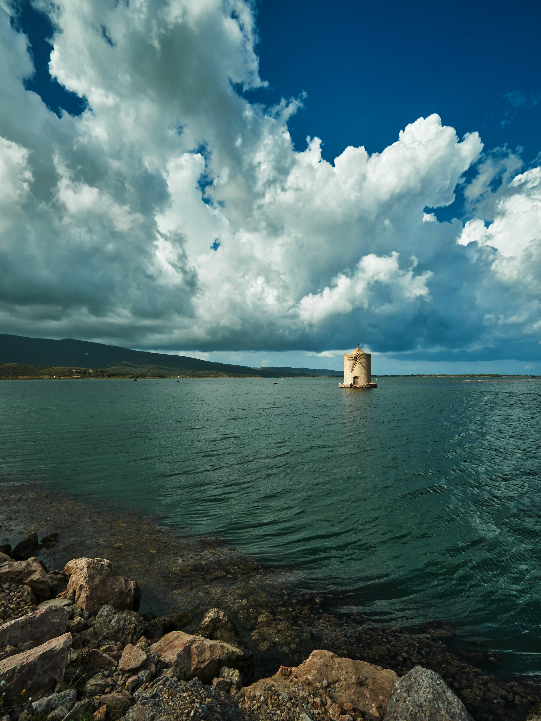 The mill and the clouds