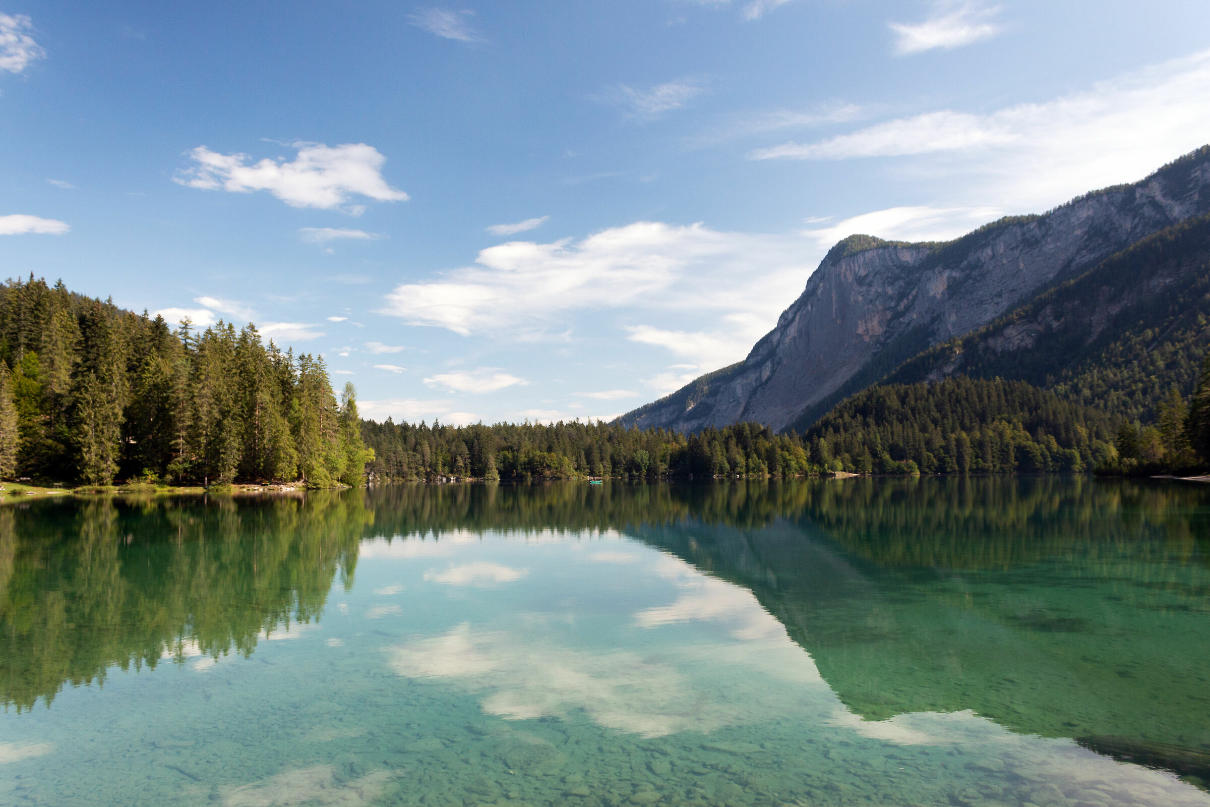 riflessi del lago di Tovel 1