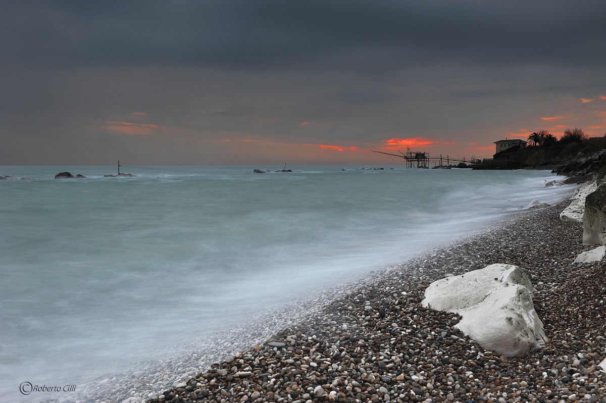 Alba sulla costa dei trabocchi