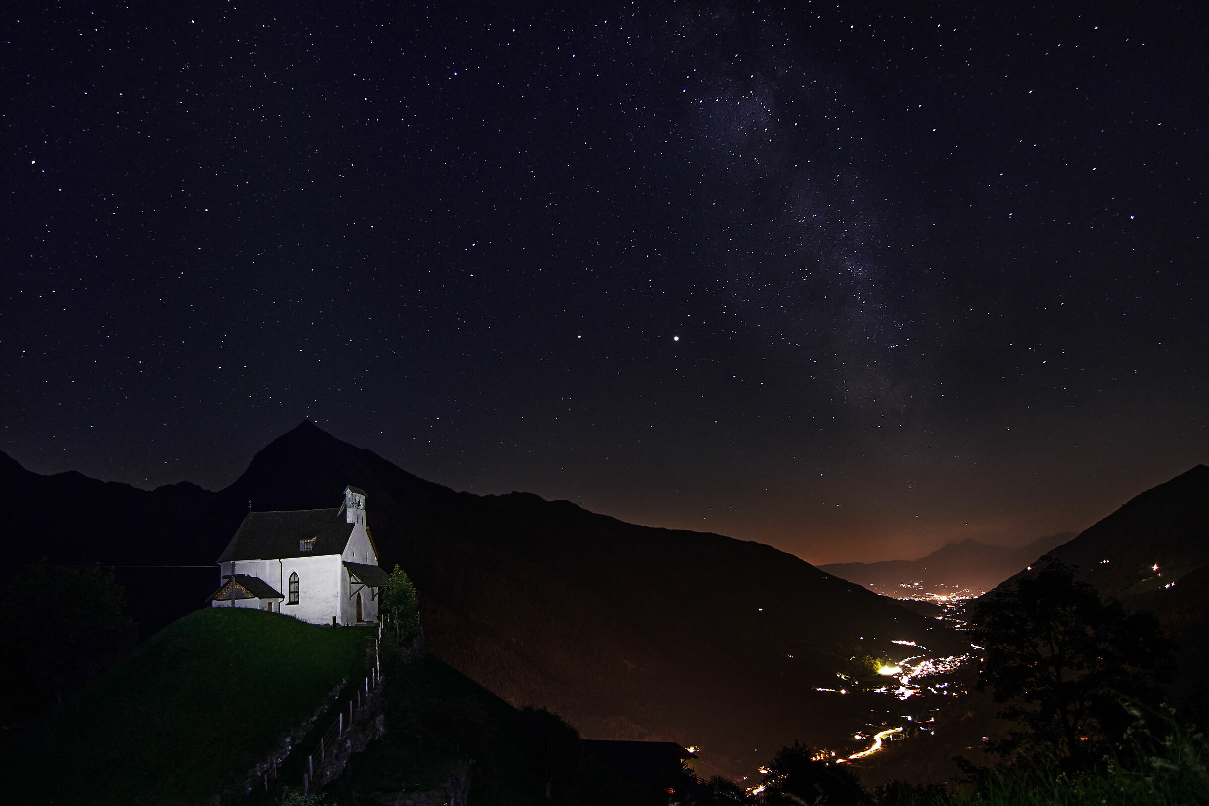 Osservando il cielo stellato alla luna nuova