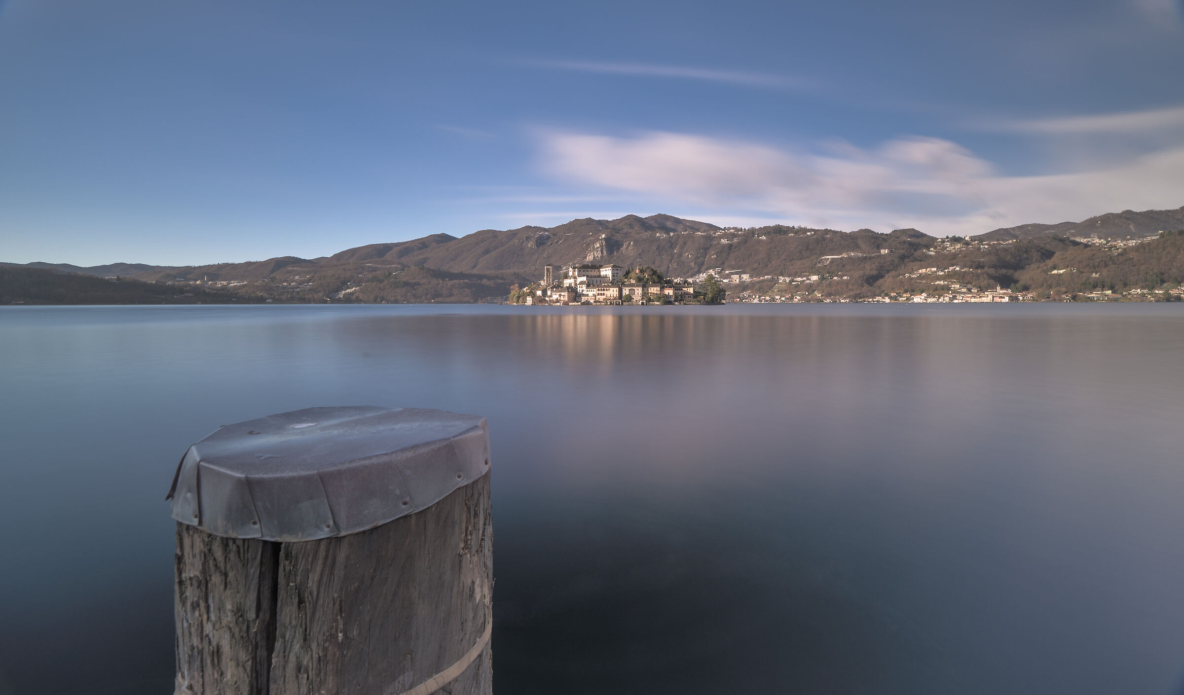l'isola di S.Giulio dal lungolago di Orta S.Giulio