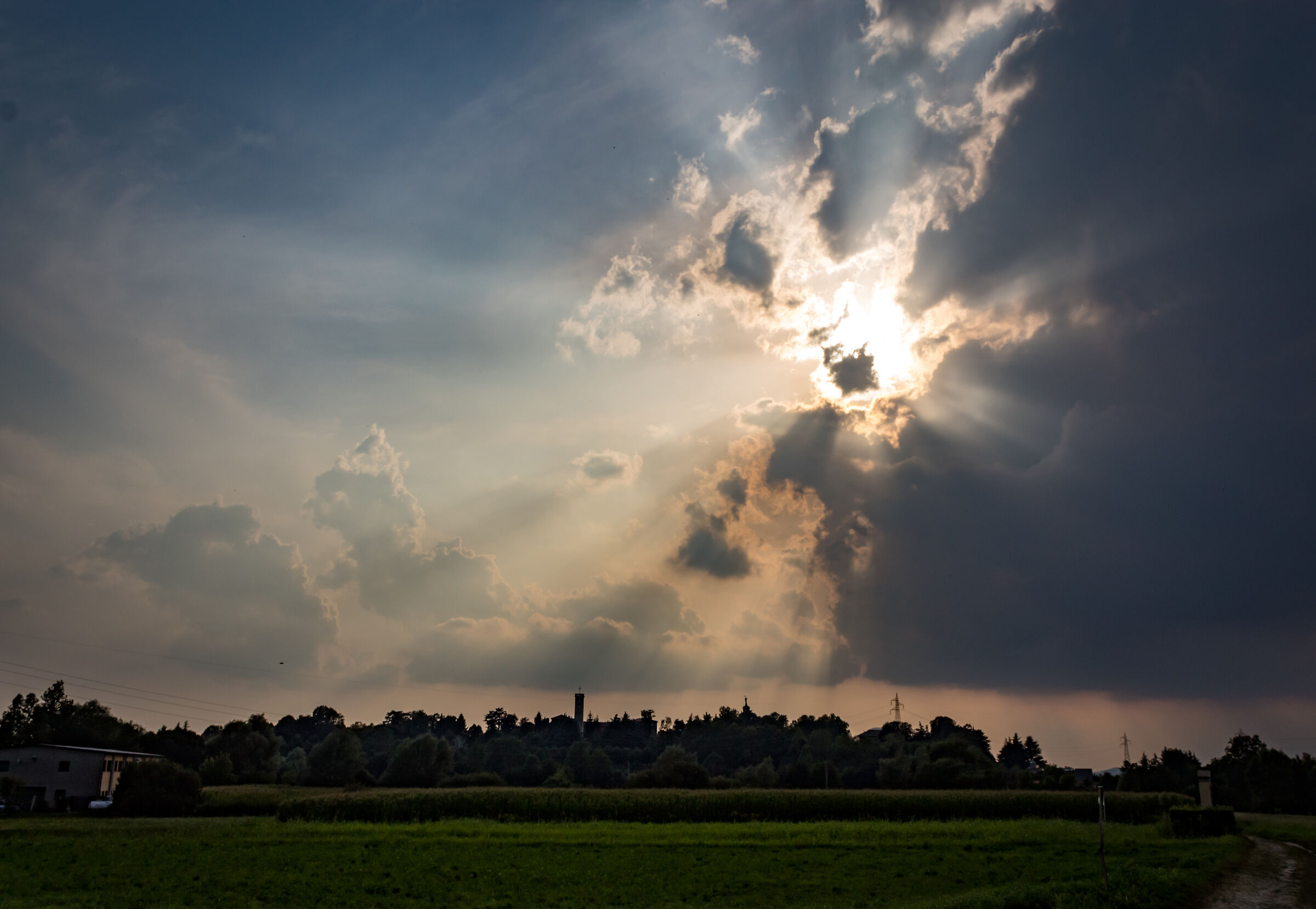 Raggi di sole su Cremella