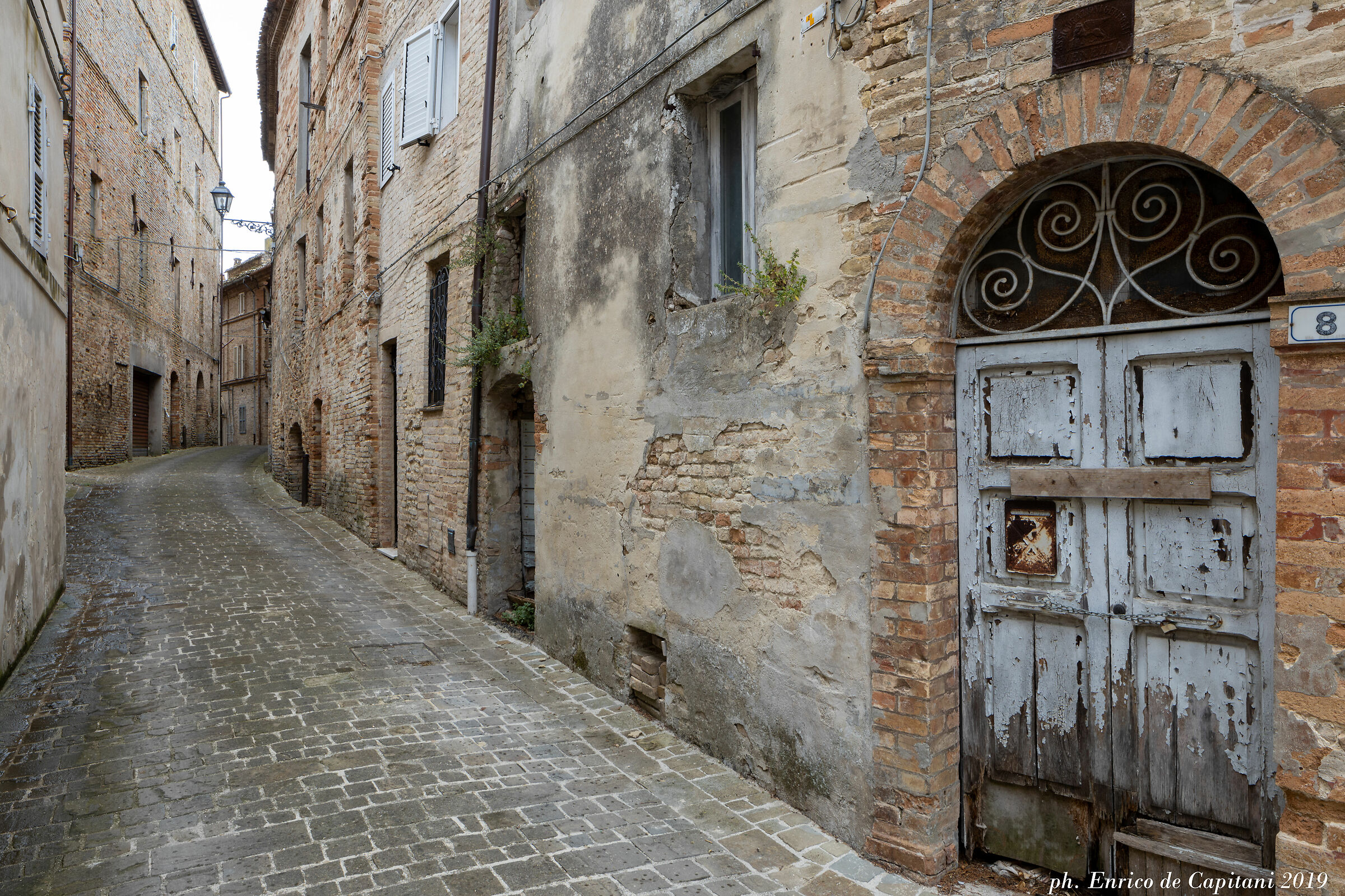 An alley of Montefiore del Aso
