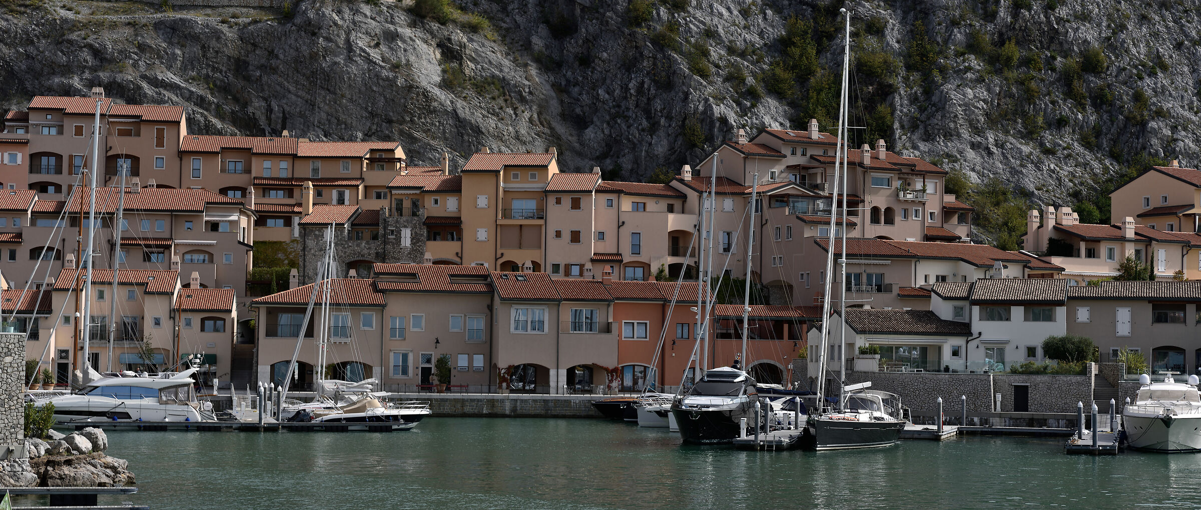 Portopiccolo, le rive