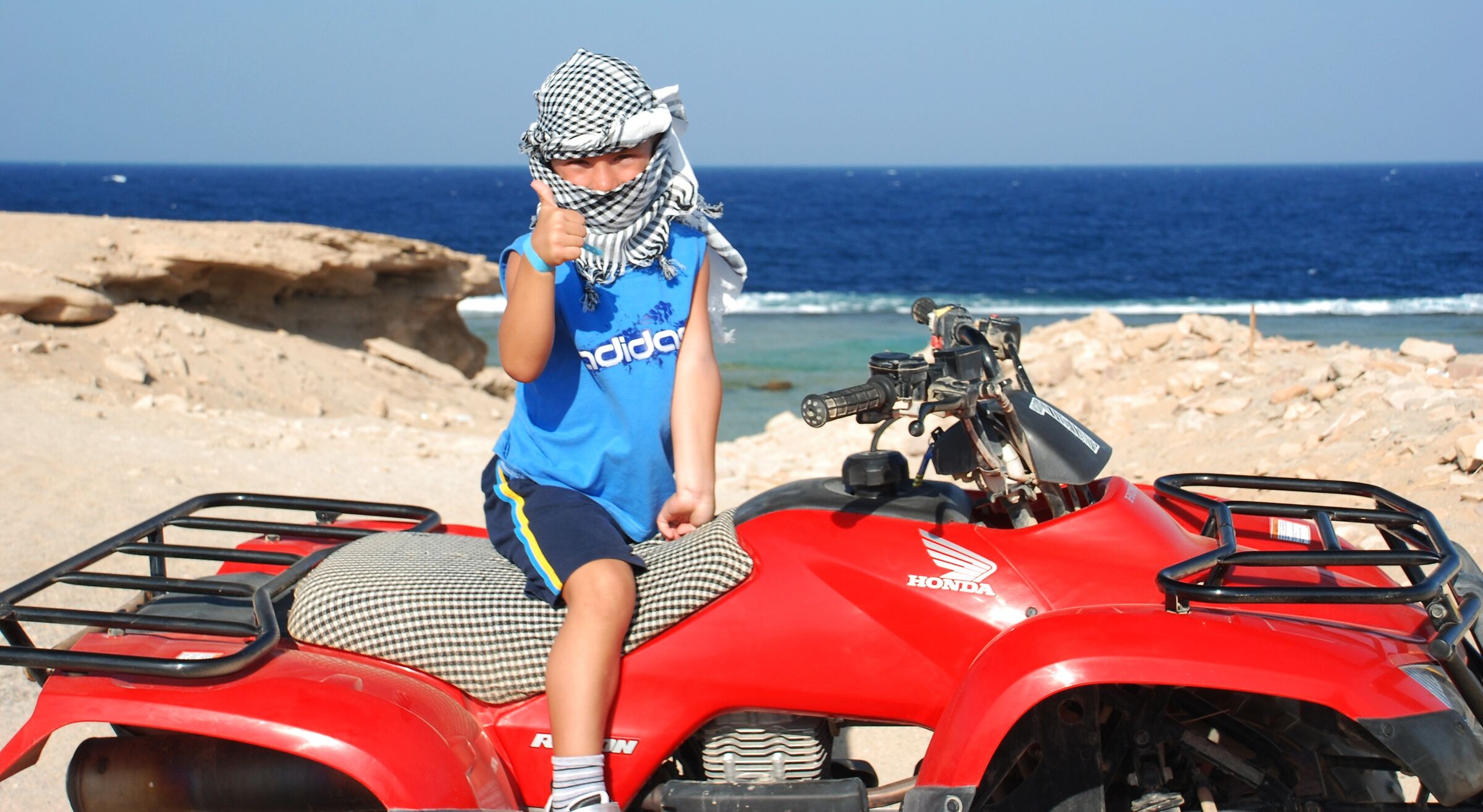 sul quad , sulle spiagge del mar rosso .
