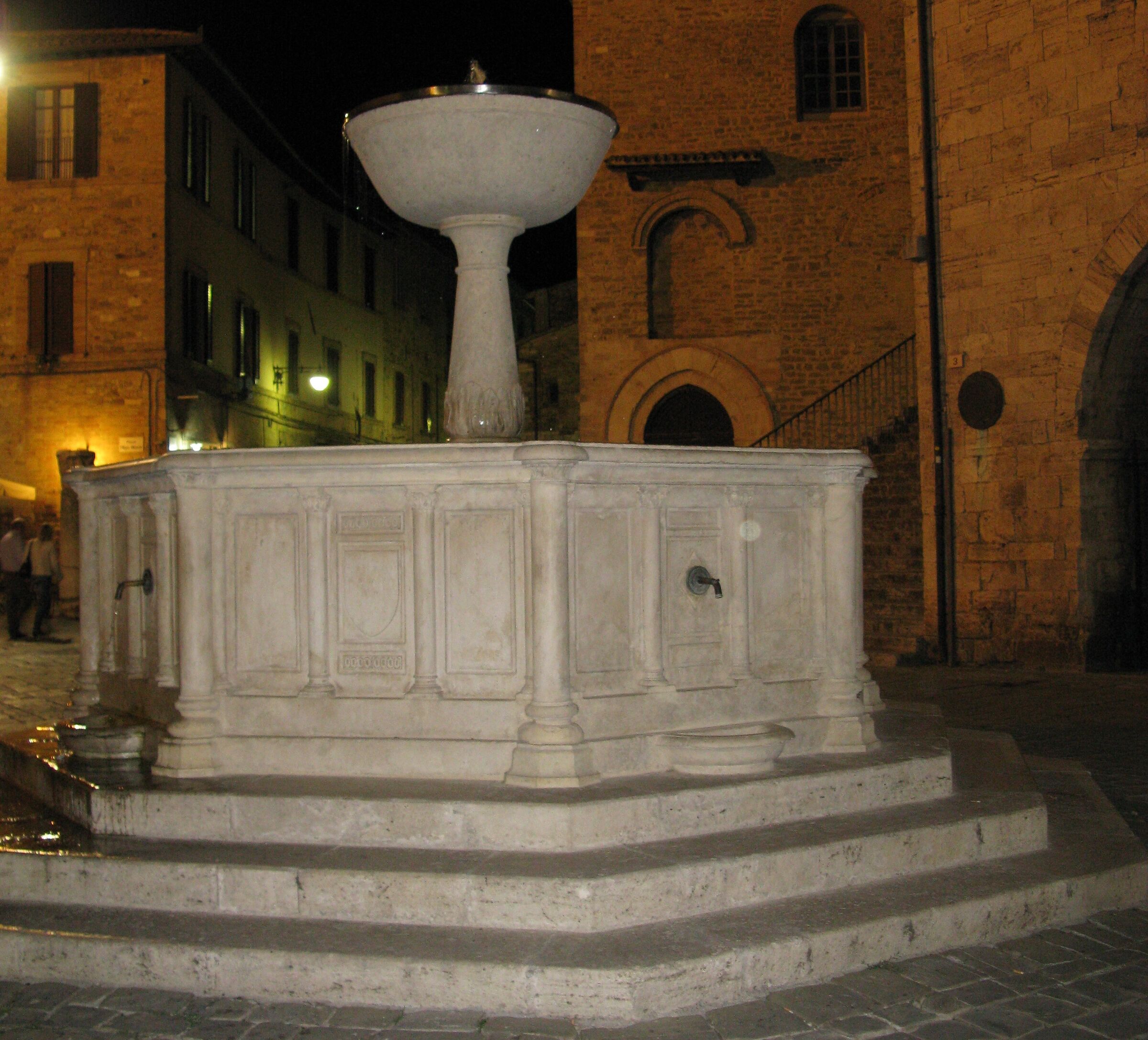 fontana di bevagna