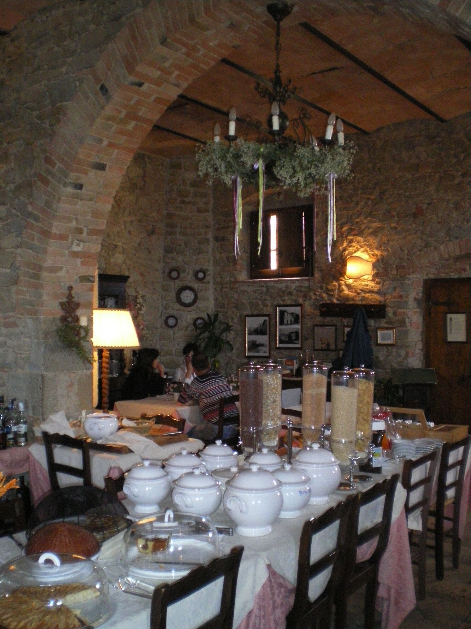 tipico ristorante rustico sul lago trasimeno