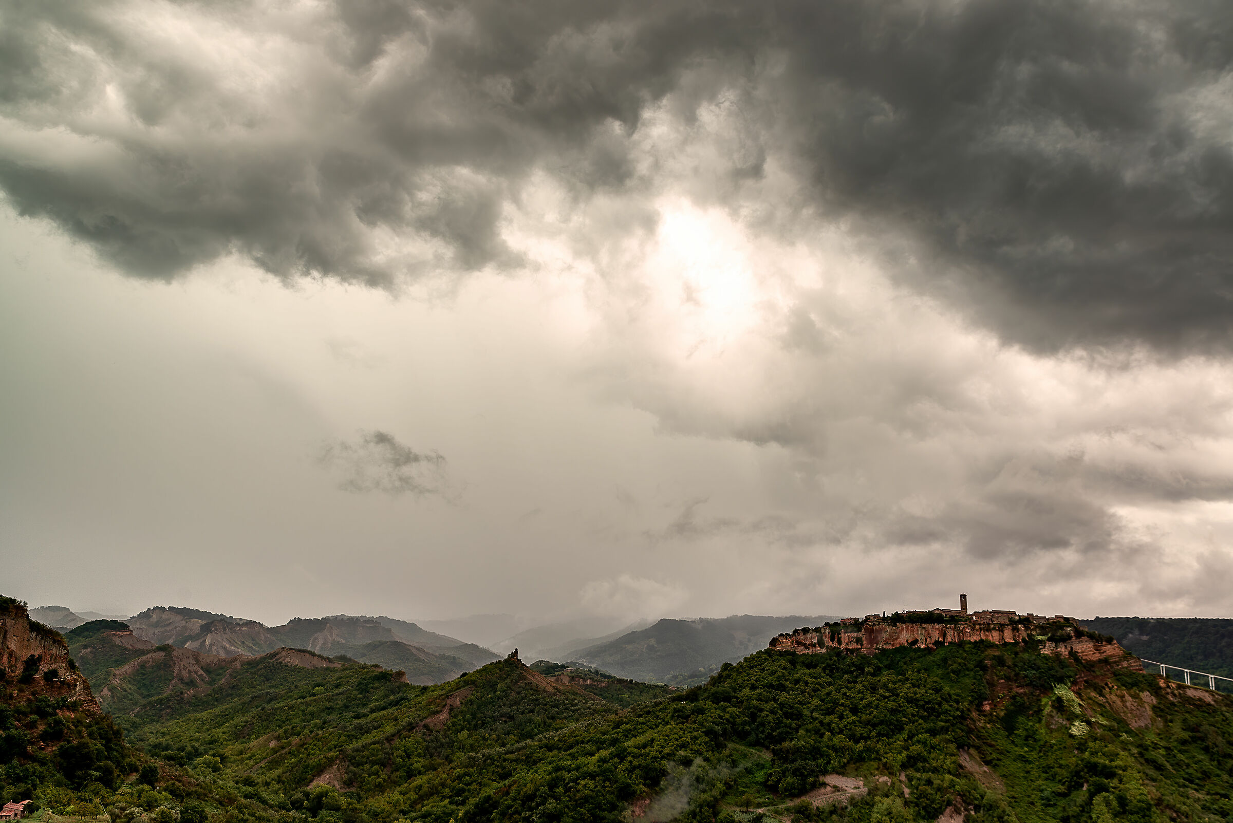 ancora civita di bagnoregio ,una vista non consueta