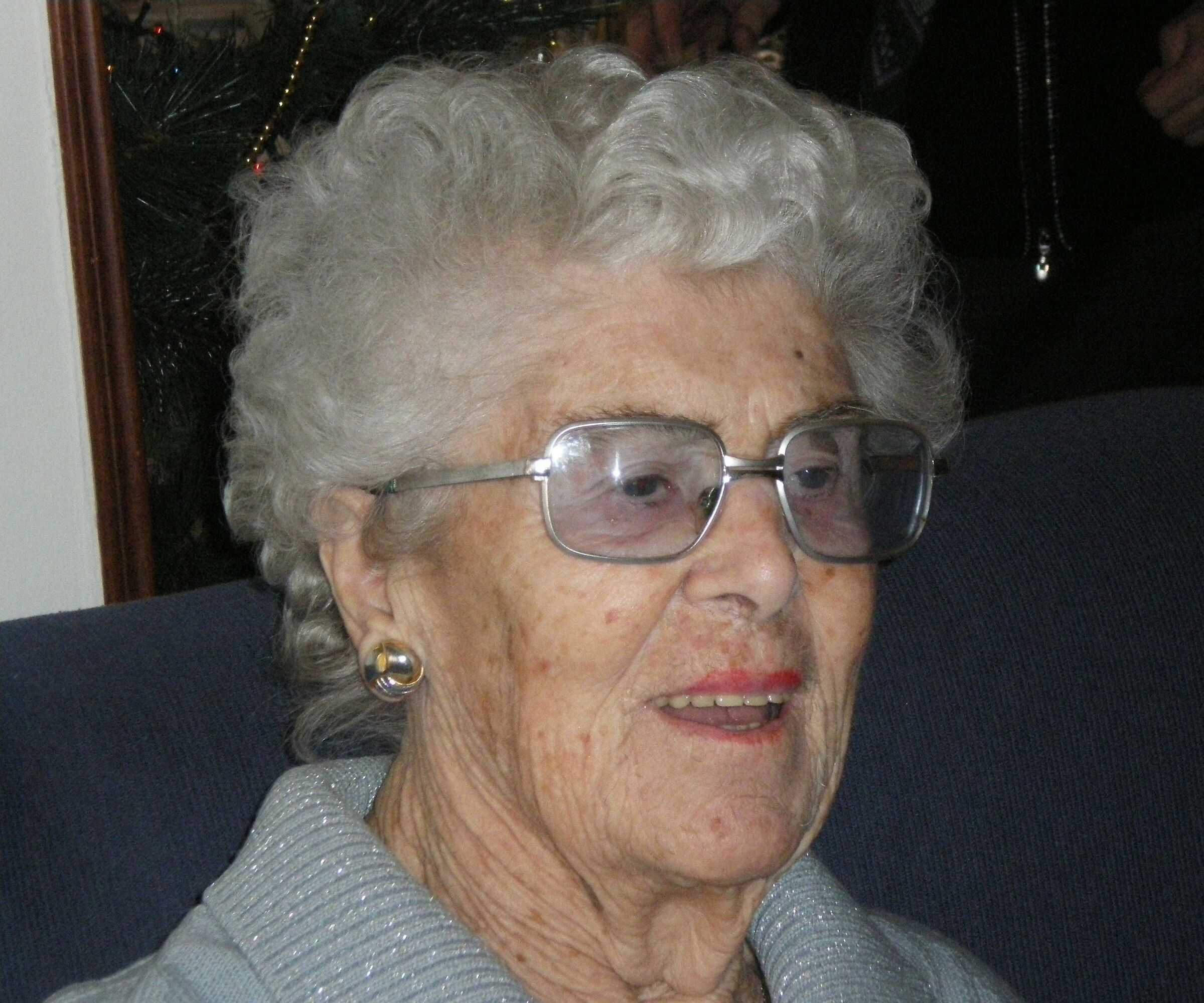 ritratto di donna quasi centenaria .