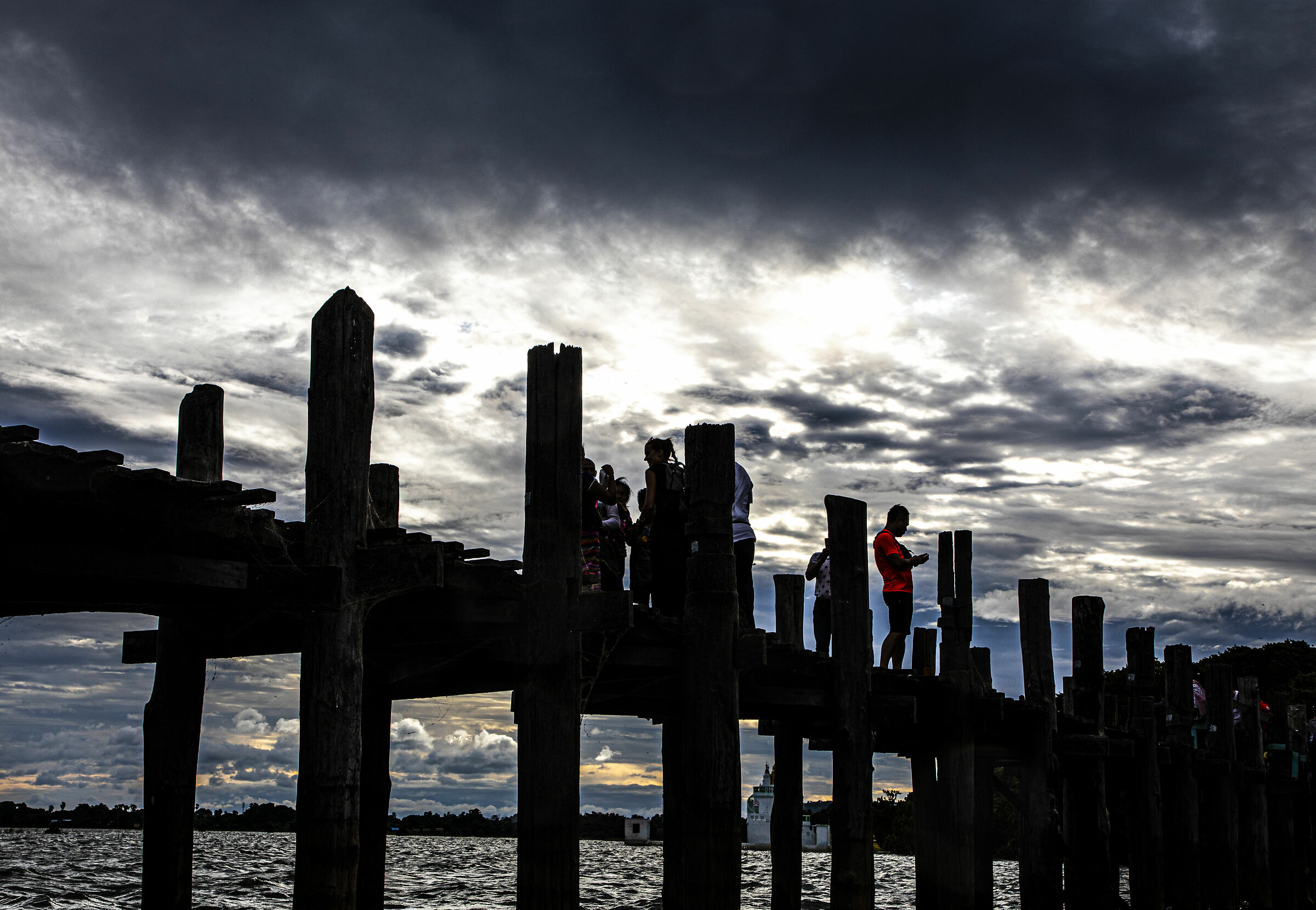 Bein, the U bein bridge