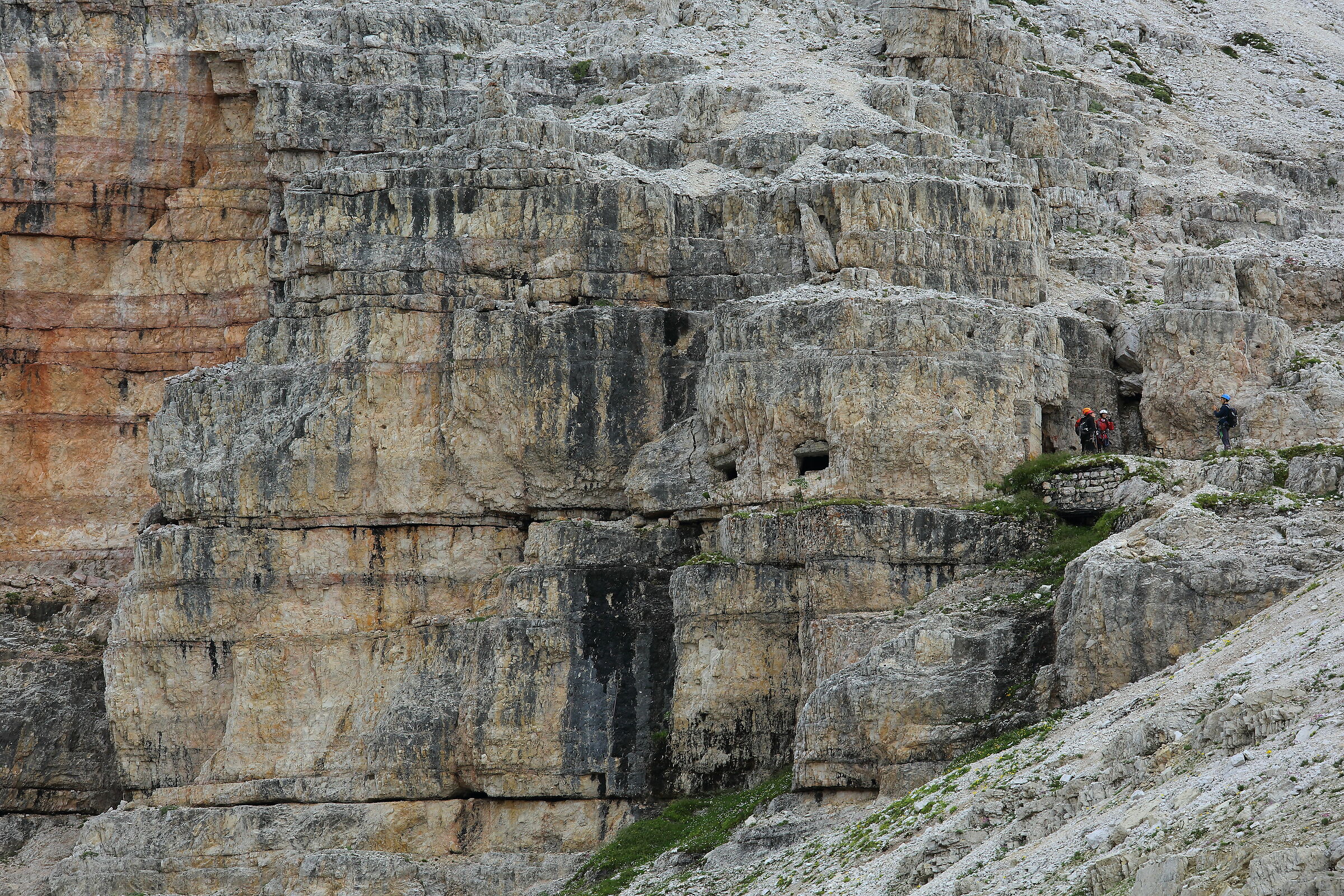 The entrance into the Paterno's belly