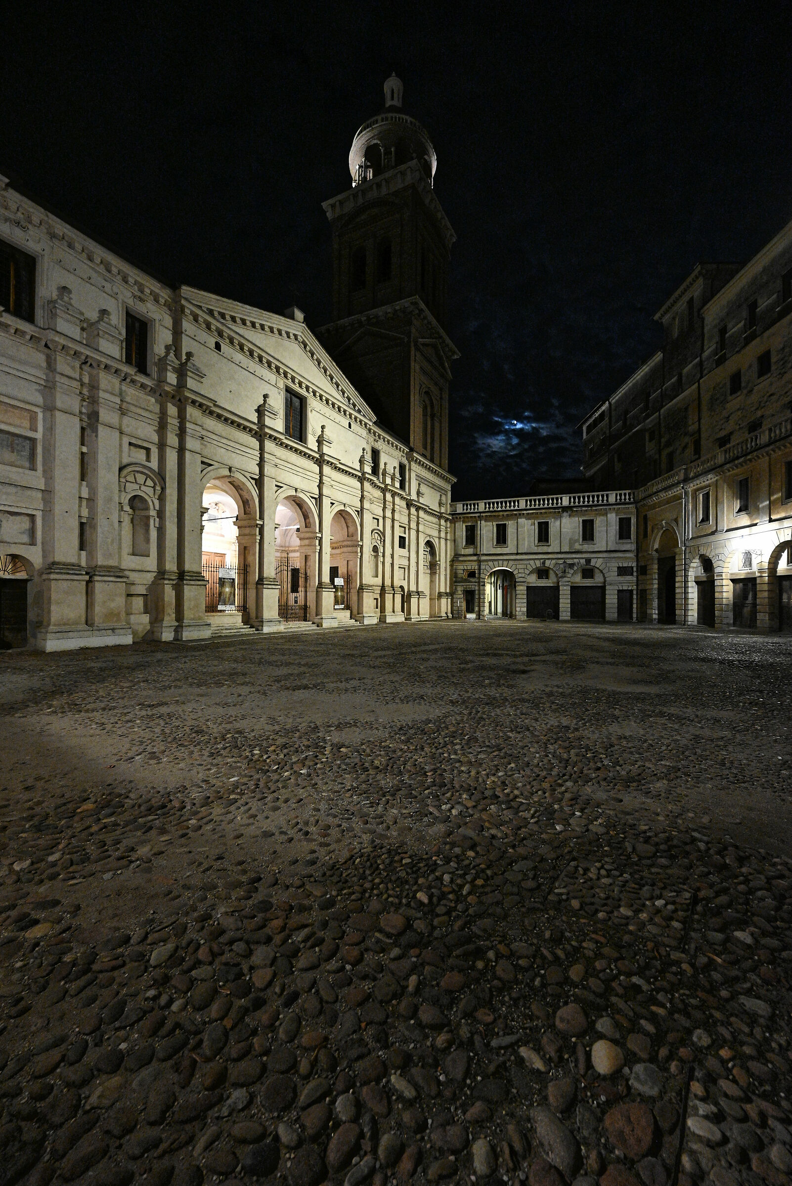 Piazza Castello a Mantova