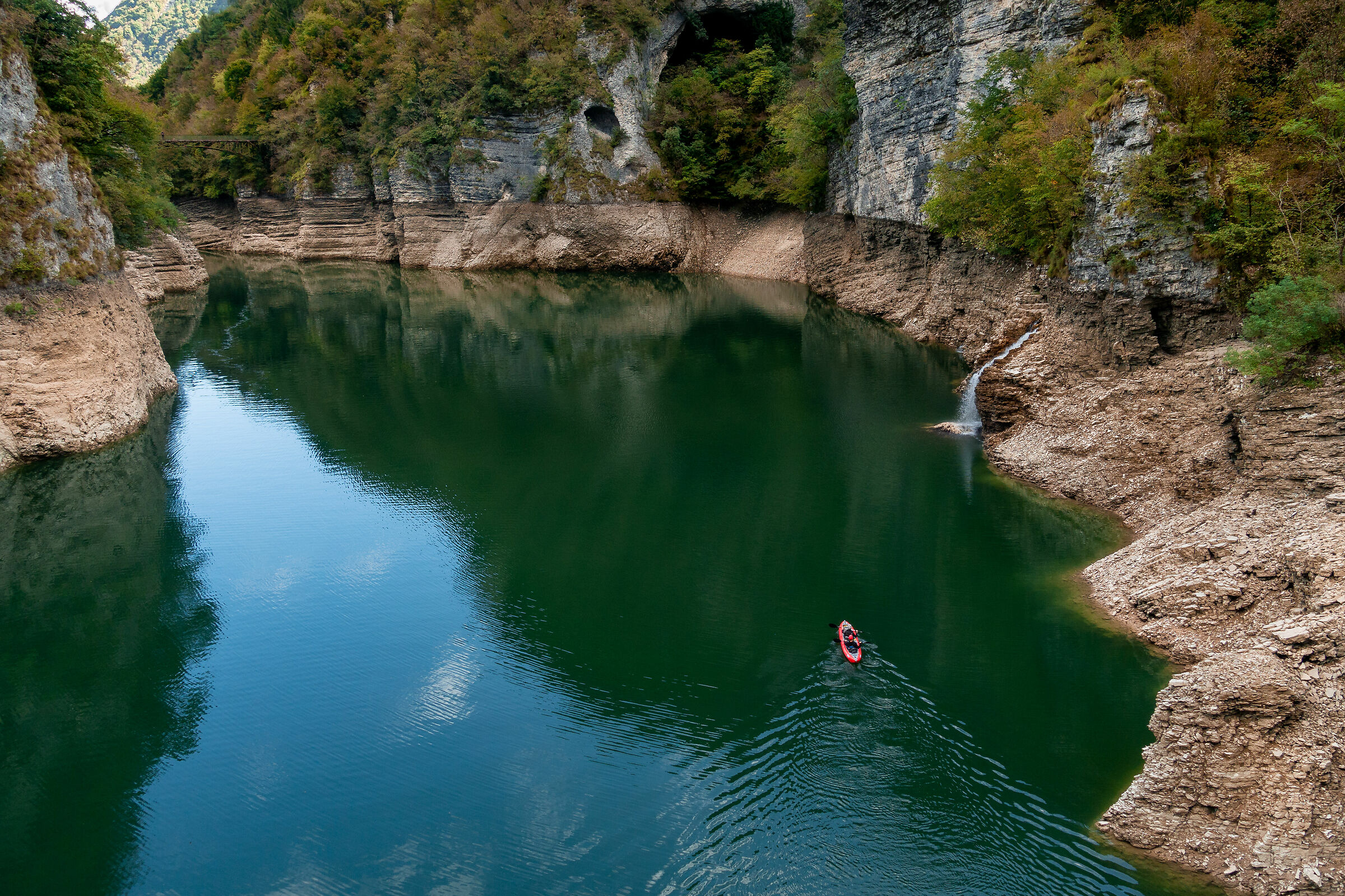 piccoli fiordi "veneti" - Lago di Corlo