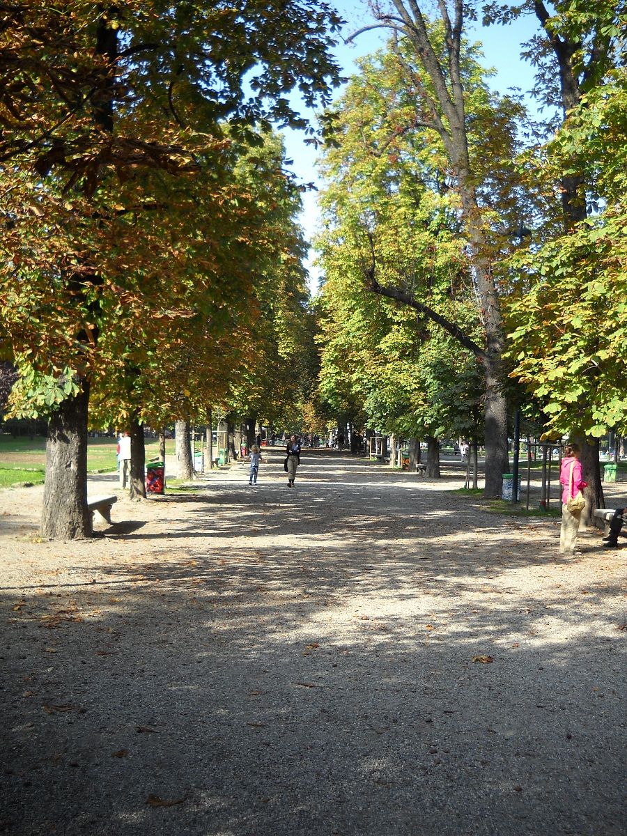 Avenue entrance to the museum