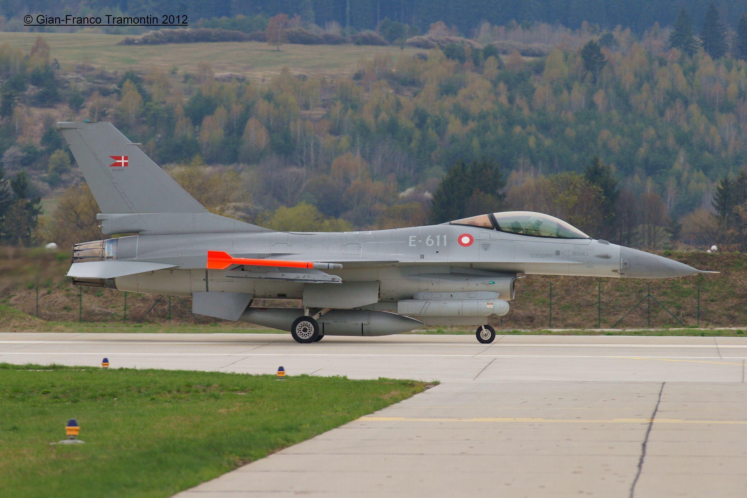 f16am e-611 royal danish air force eskadrille 727.