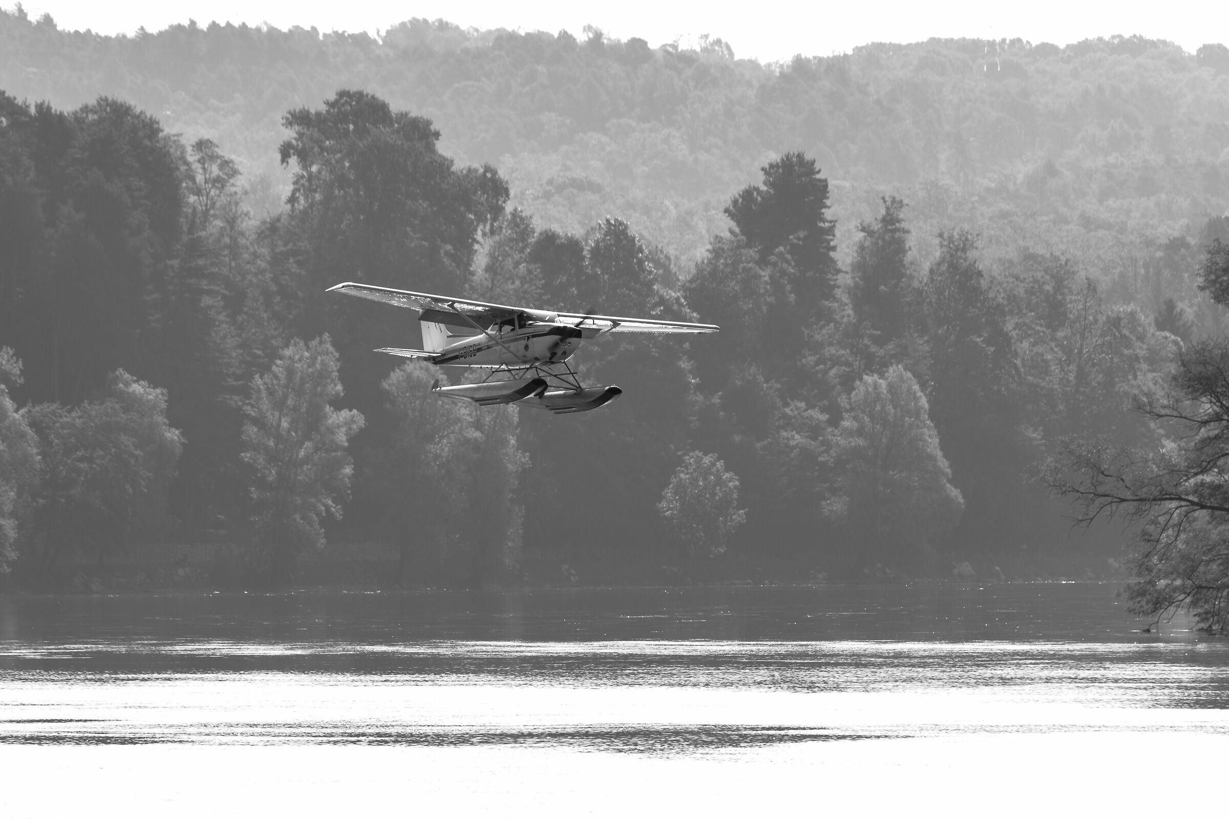 Idrovolante sul Ticino