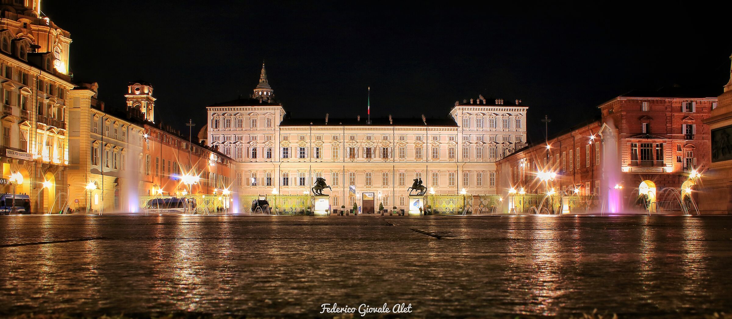 Water games in front of the Royal Palace (Torino)