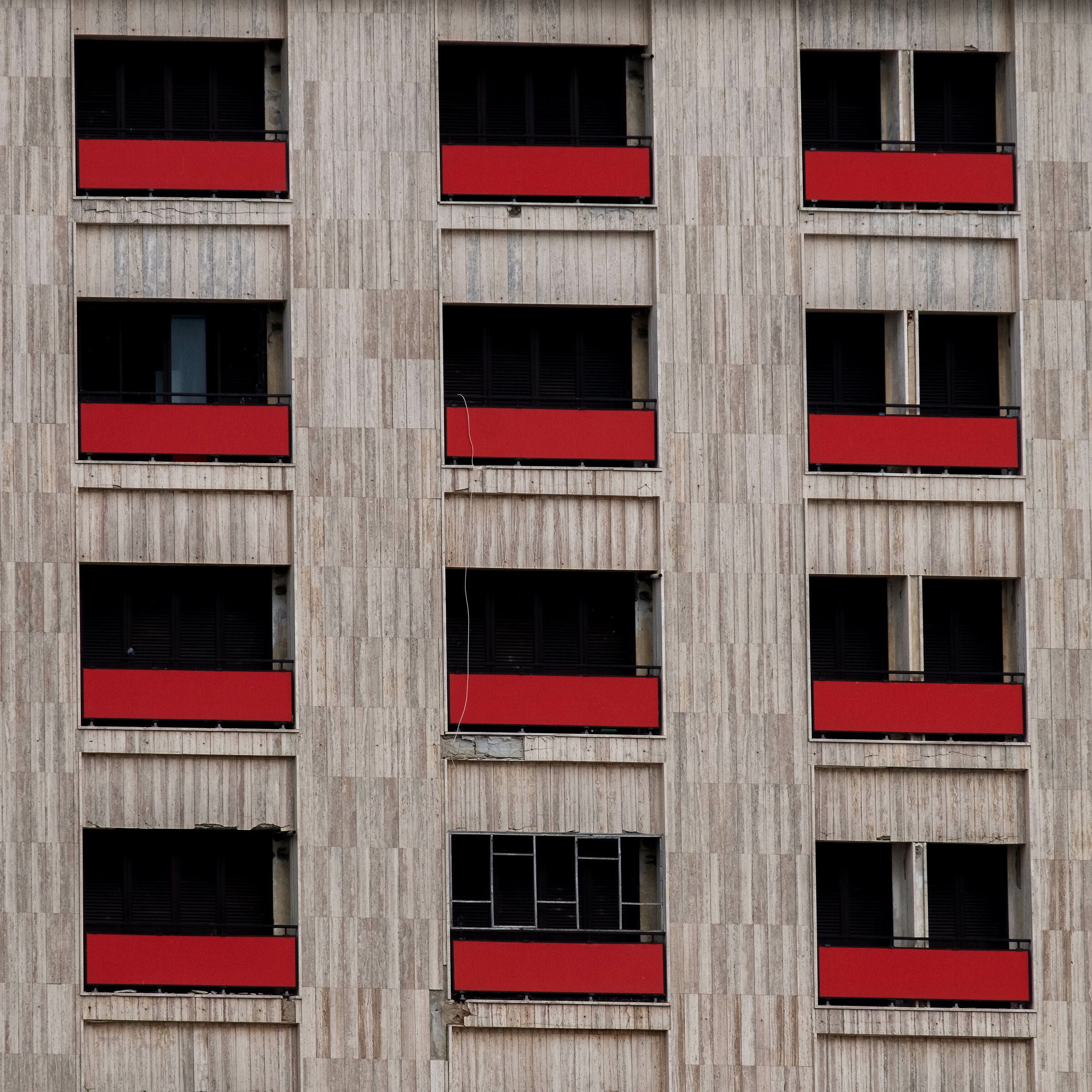 Sequenza bicolore al villaggio Coppola