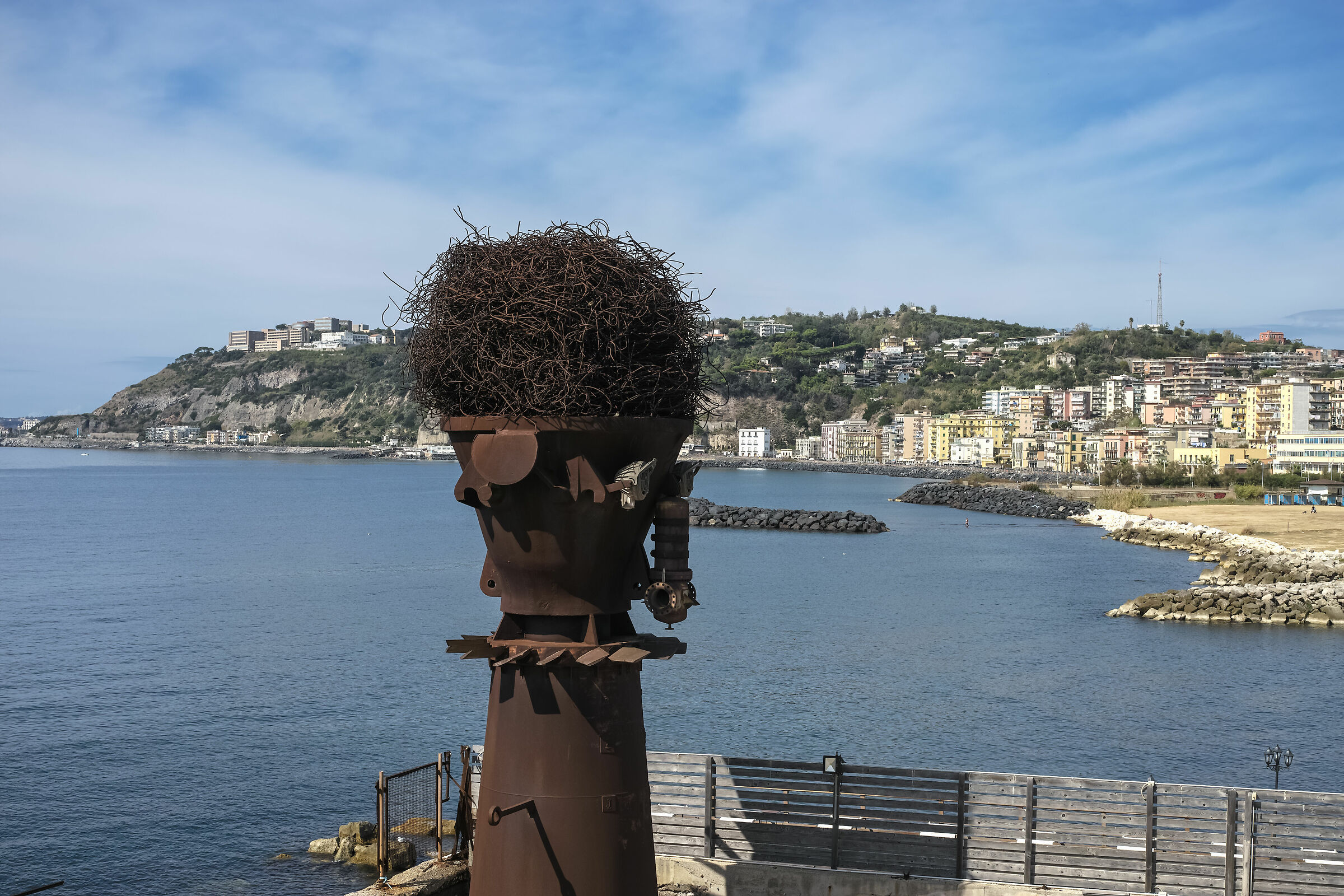 Albero metallico con uccellini-Pontile Nord Bagnoli