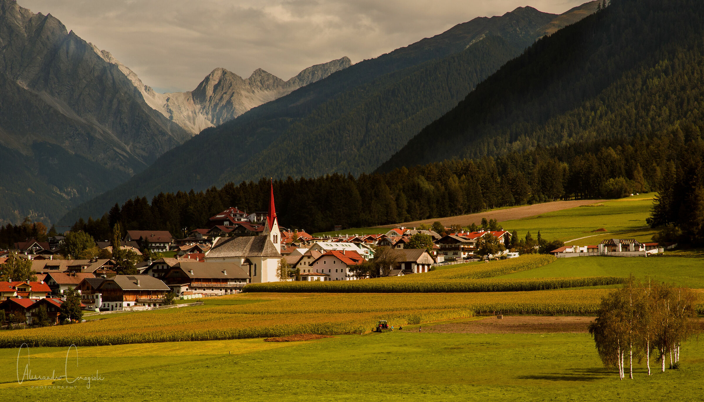 Between lights and shadows in aurina Valley