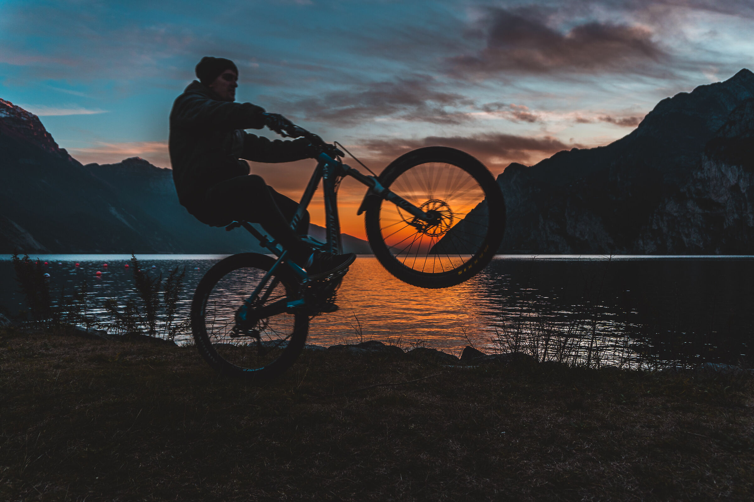 Wheelie Tramonto. Porto San Nicolò. Riva del Garda 20...