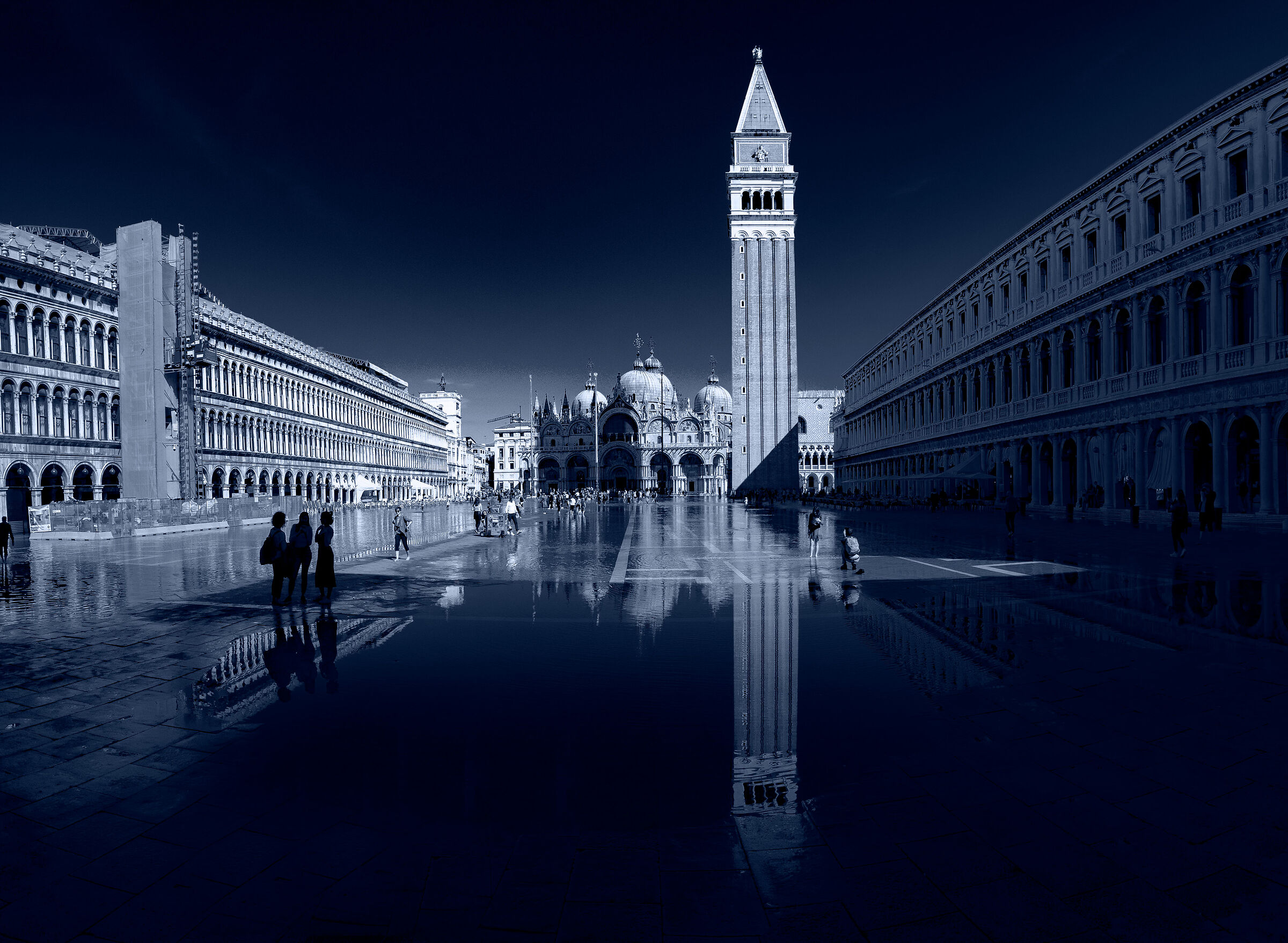 VE Water in the square