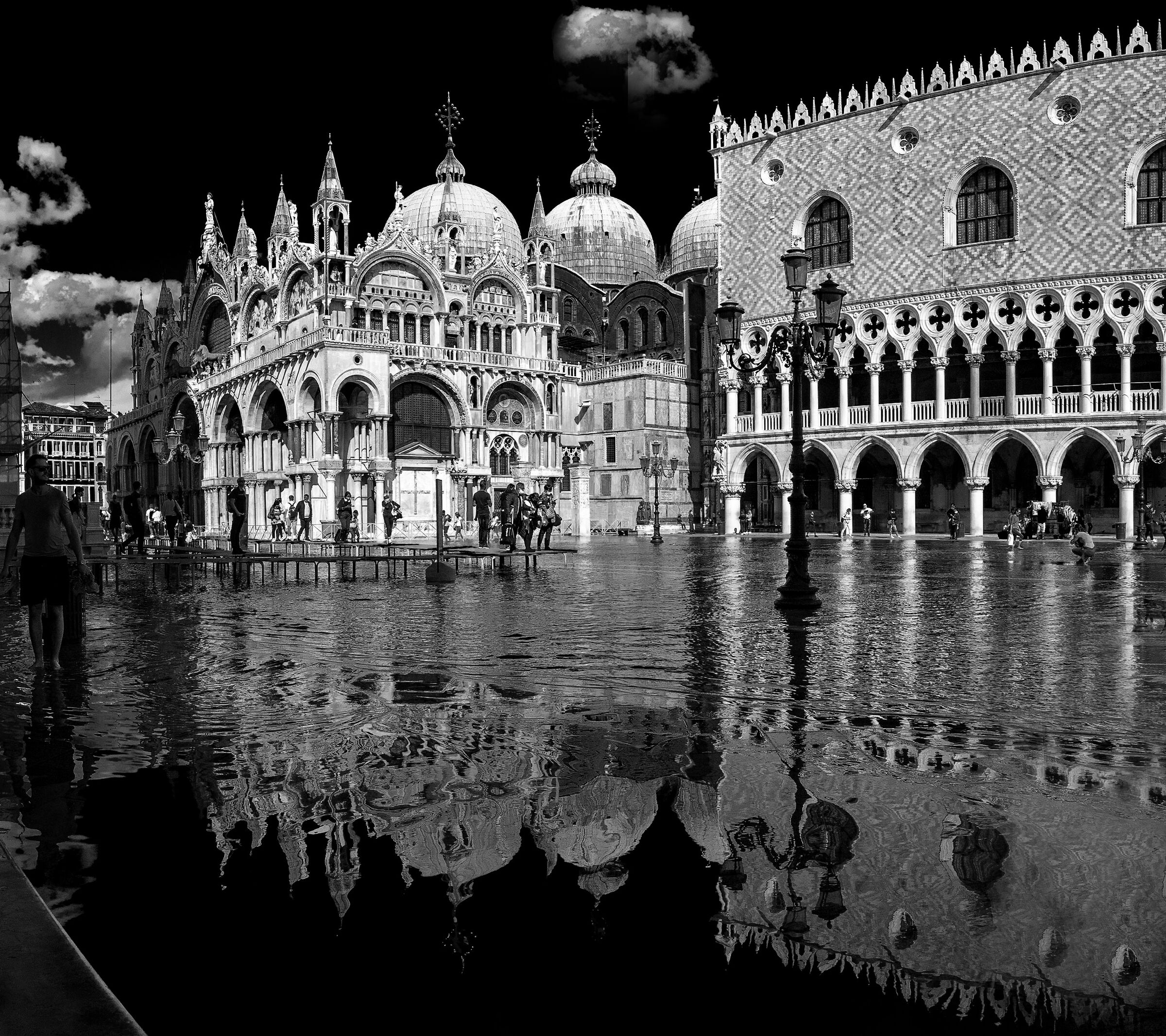 VE Water in the square