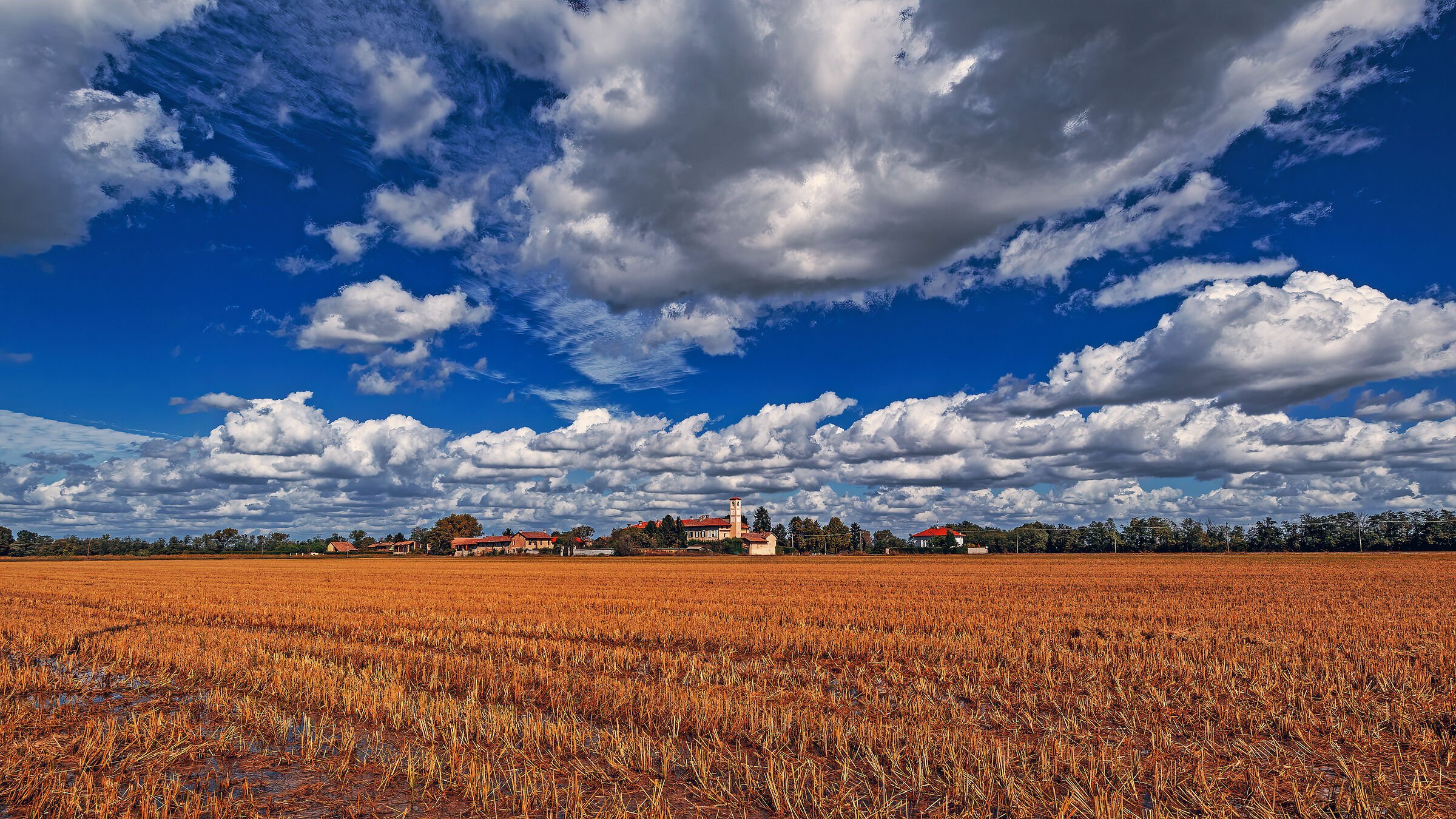 Il mio paese è là dove passano le nuvole pi&ug...