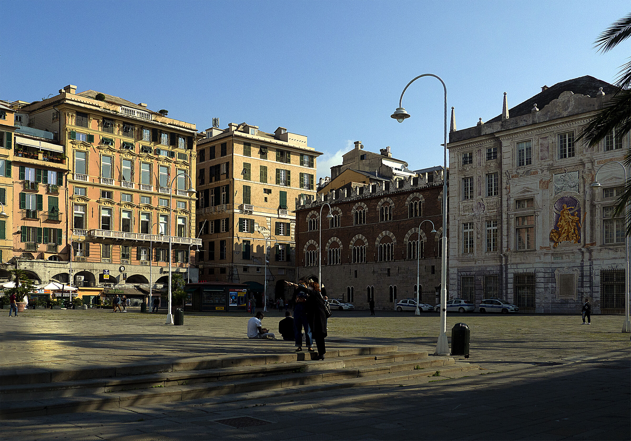 Genoa - Loading Square