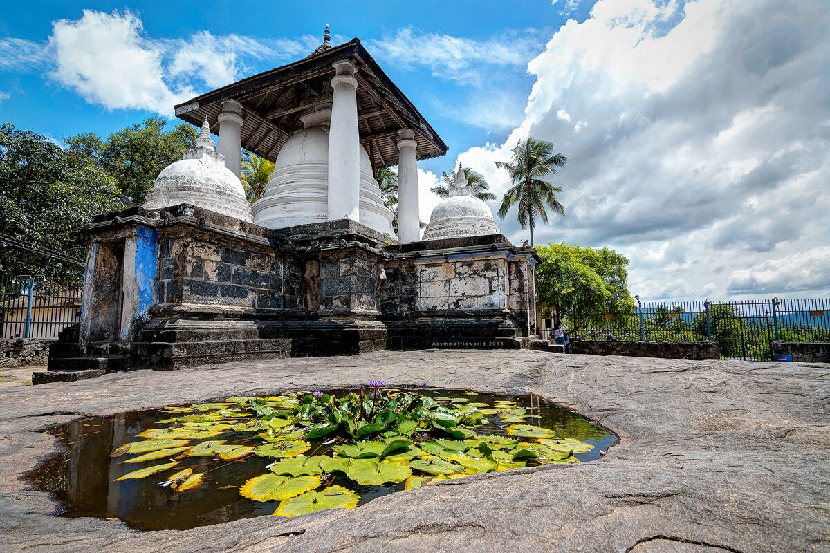 Gadaladeniya Temple