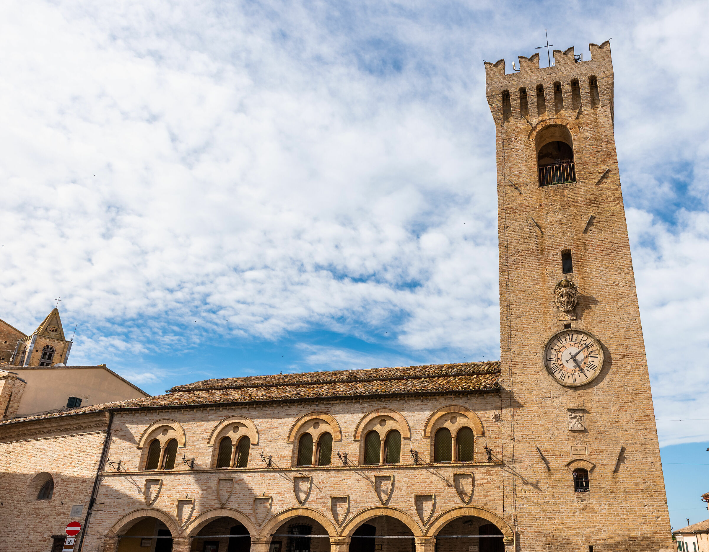 Piazza storica in Civitanova Alta