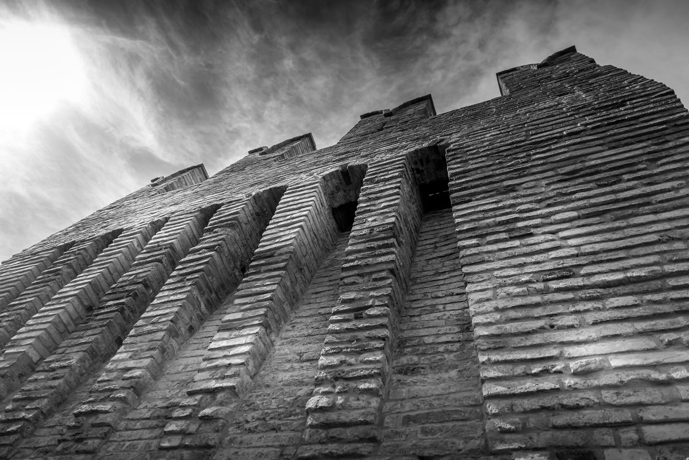 Dettaglio di torre in Civitanova Alta