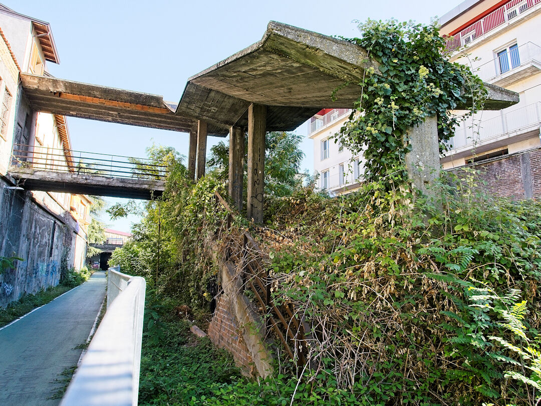 Abandoned station