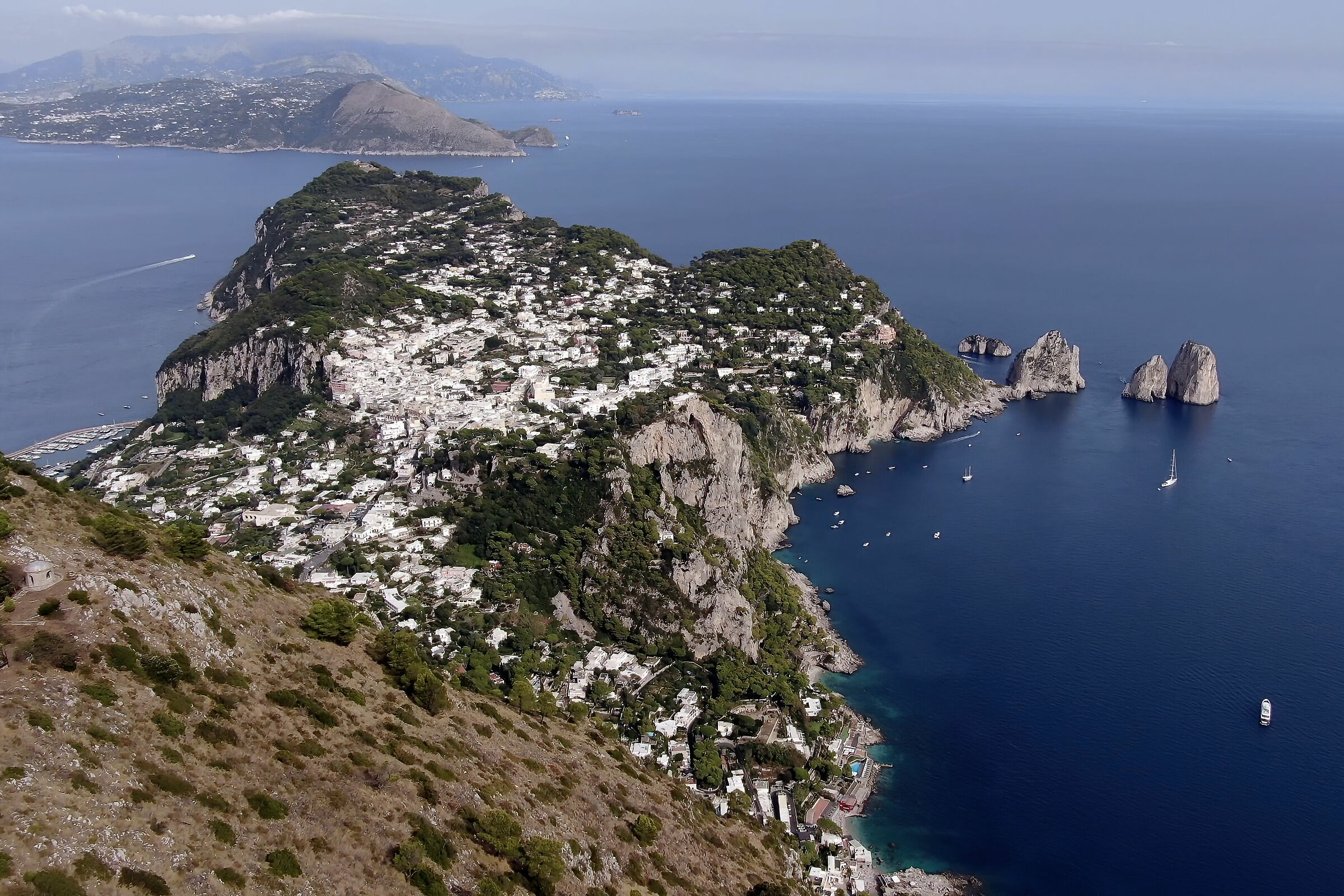 Veduta di Capri dal Monte Solaro