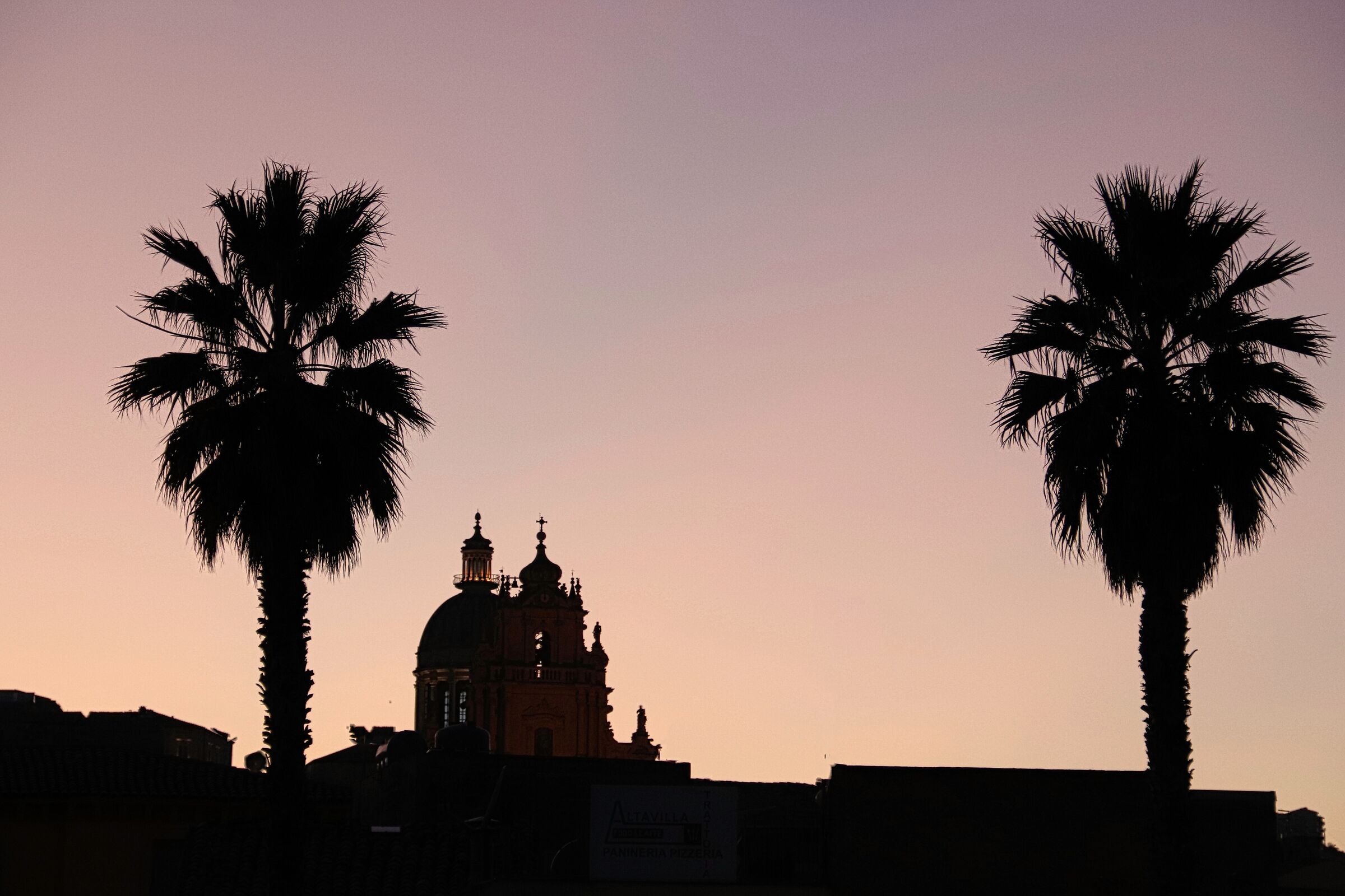 la cupola al tramonto